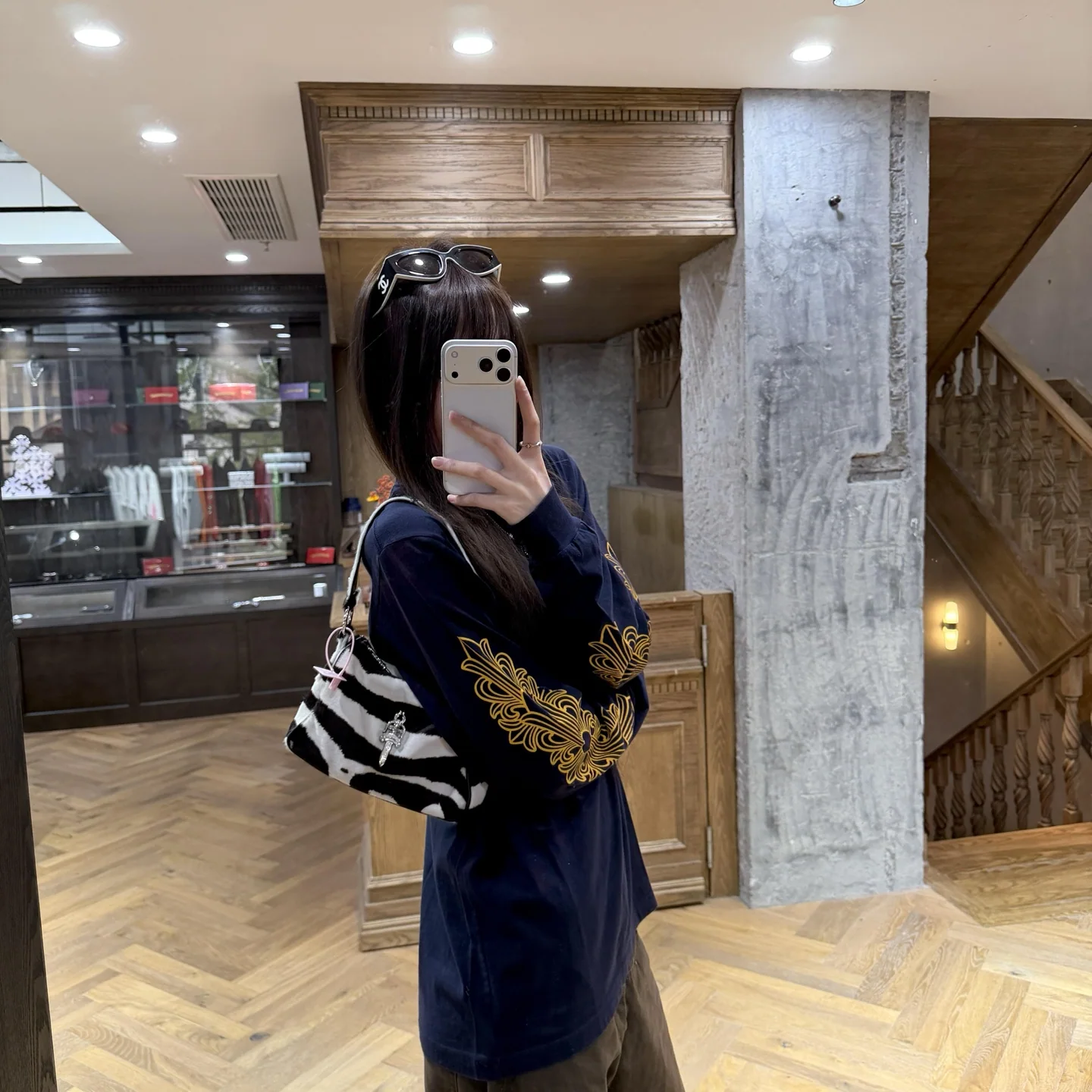 크롬하츠 얼룩말 무늬 가방 상세 이미지 3