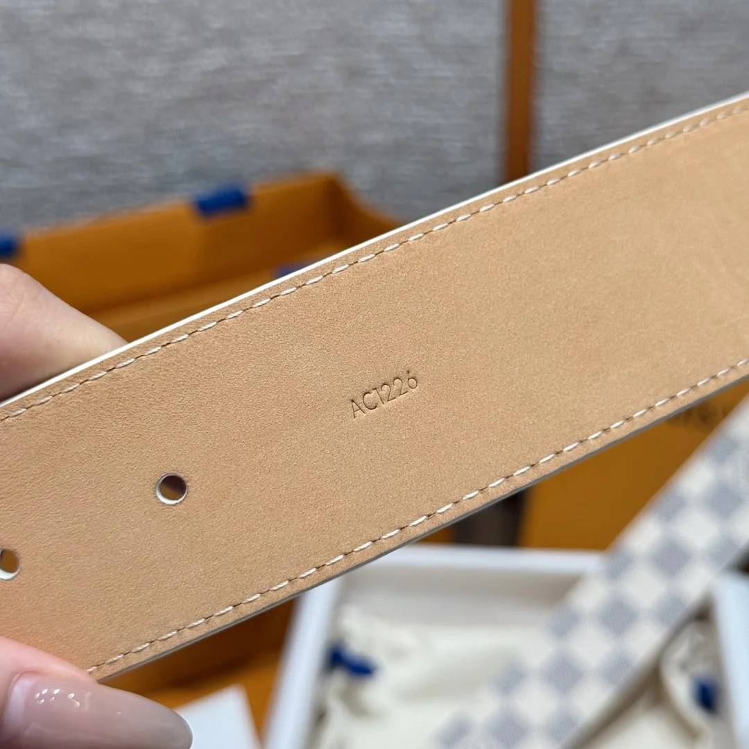 루이비통 이니셜 40mm 리버시블 벨트 상세 이미지 9