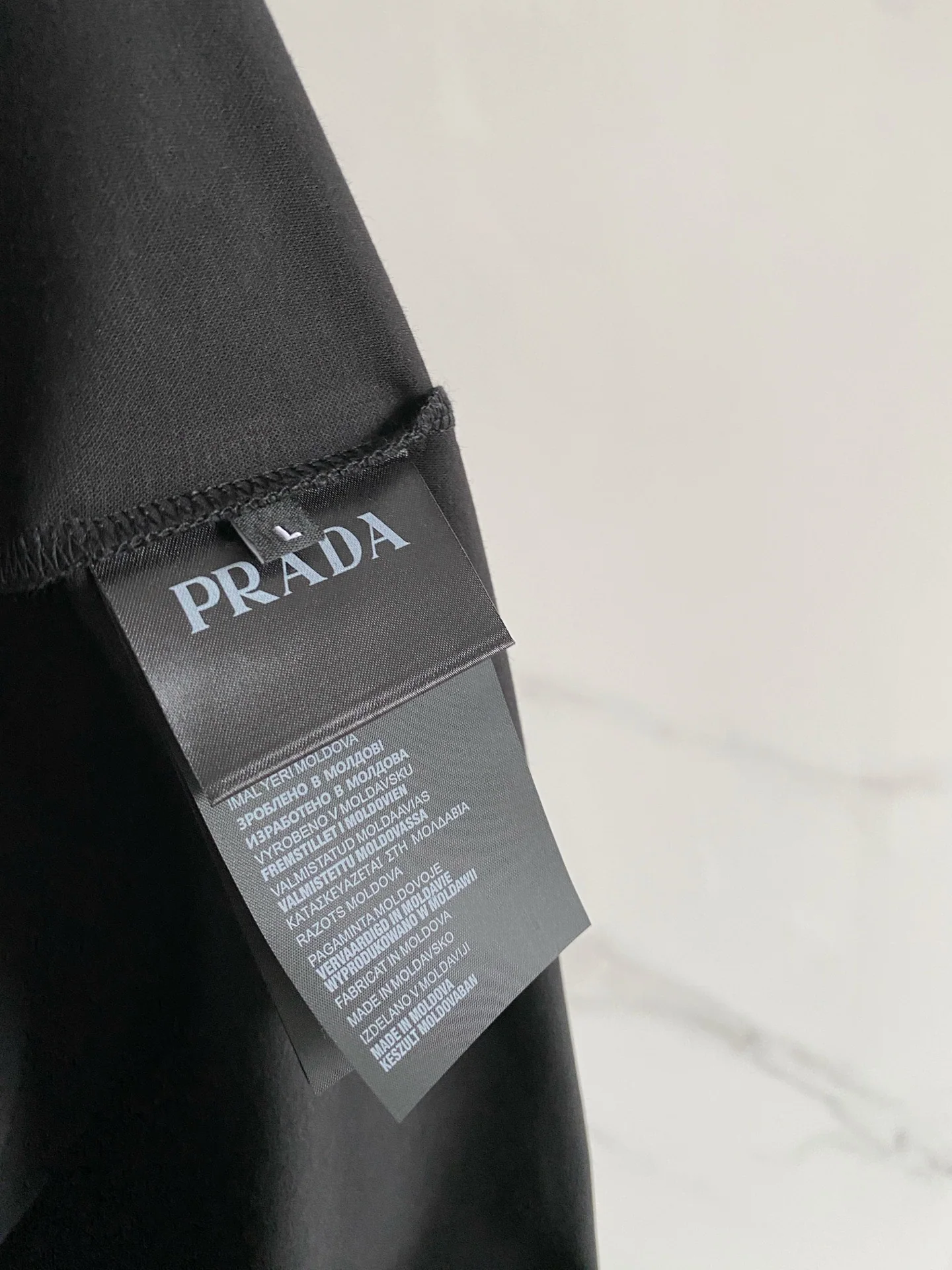 프라다 크루넥 남성 반팔 티셔츠 상세 이미지 8