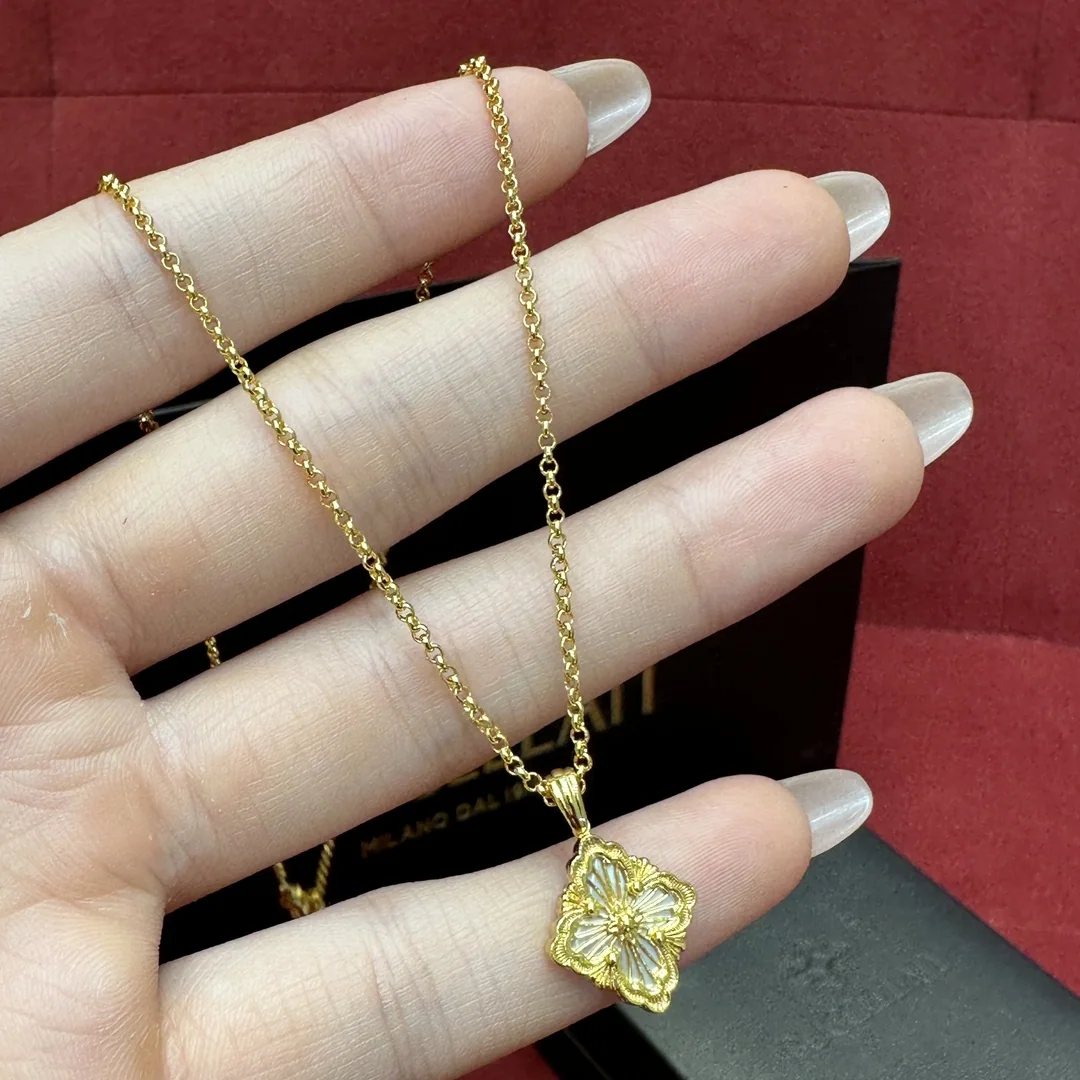 셀린느 흰색 자개 꽃 모양 18K 골드 목걸이 상세 이미지 2