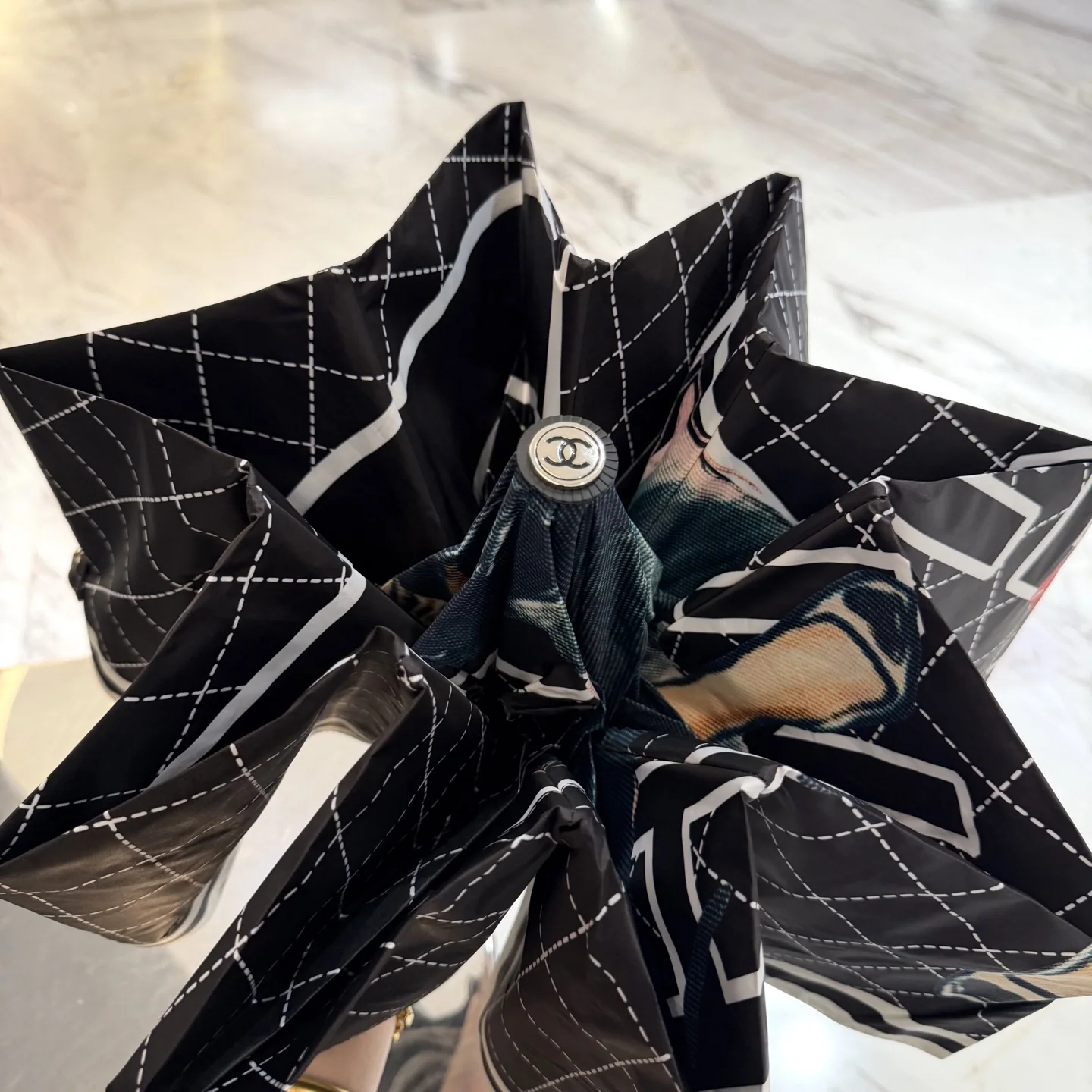 샤넬 우산 85288 Chanel Umbrella 상세 이미지 4