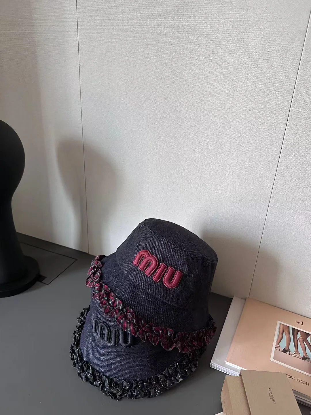 미우미우 데님 레이스 버킷햇 상세 이미지 4
