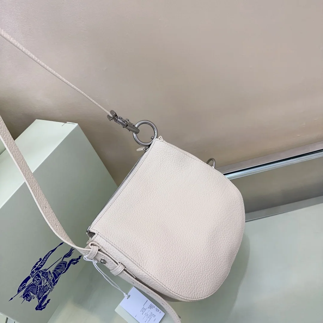버버리 나이트 워리어 숄더백 상세 이미지 5