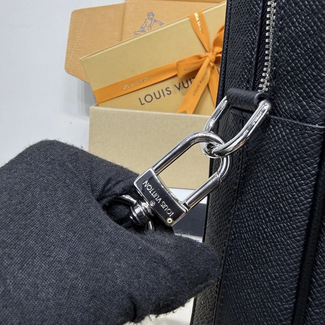 루이비통 타이가 엠보 브리프케이스 가방 M30440 상세 이미지 7