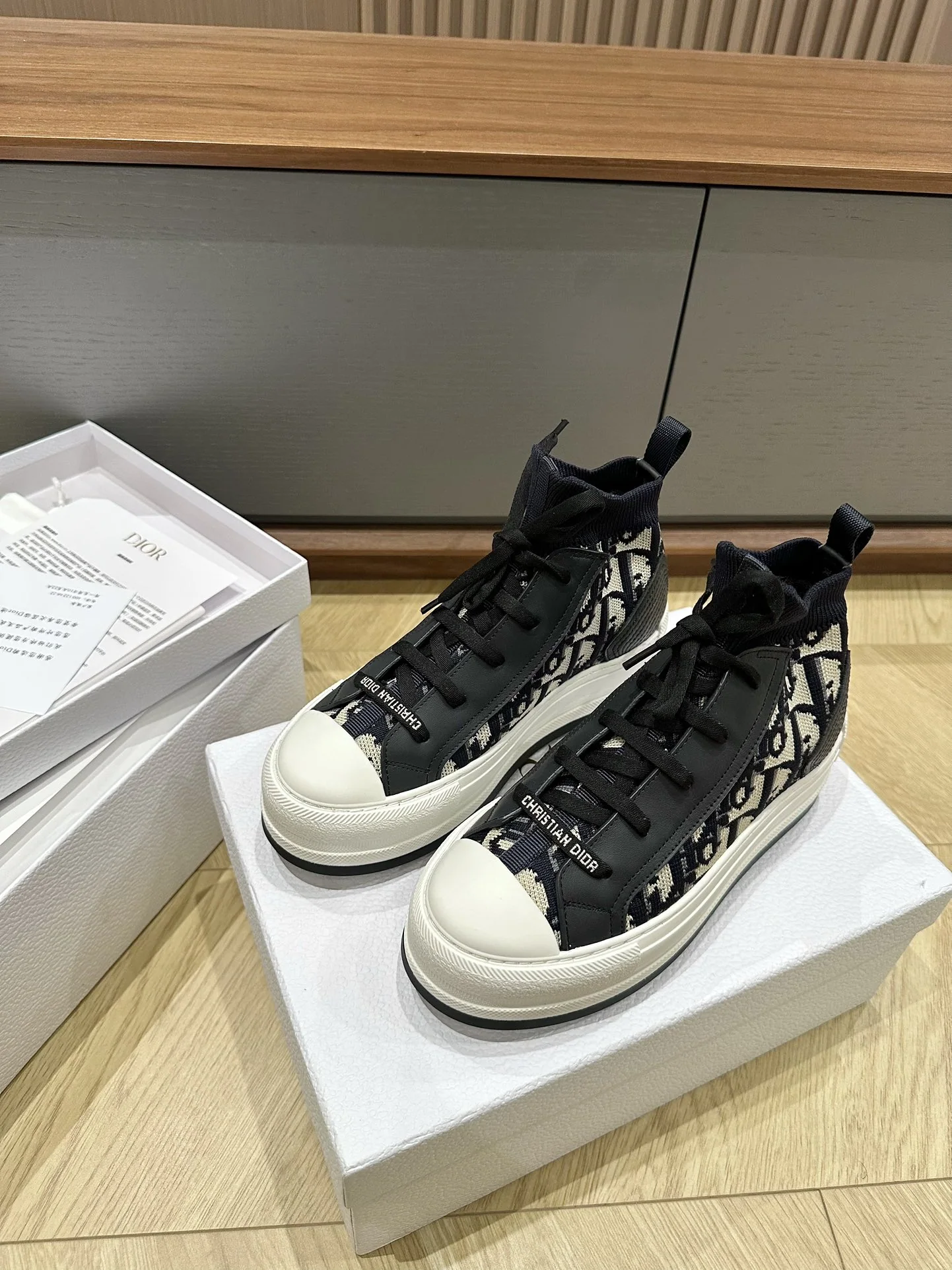 디올 캐주얼 하이탑 신발 8778 상세 이미지 1