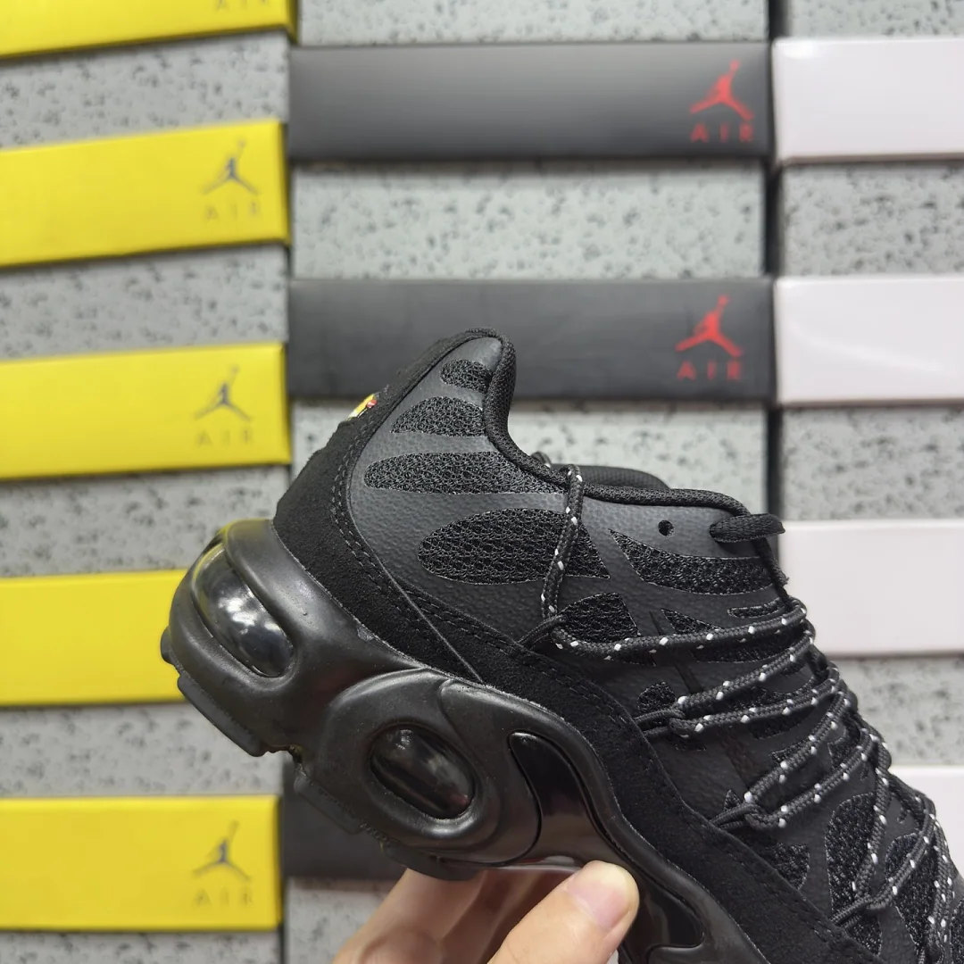 나이키 [BD] 에어 맥스 플러스 올블랙 FD0670-001 201902 Nike Air Max Plus 상세 이미지 4