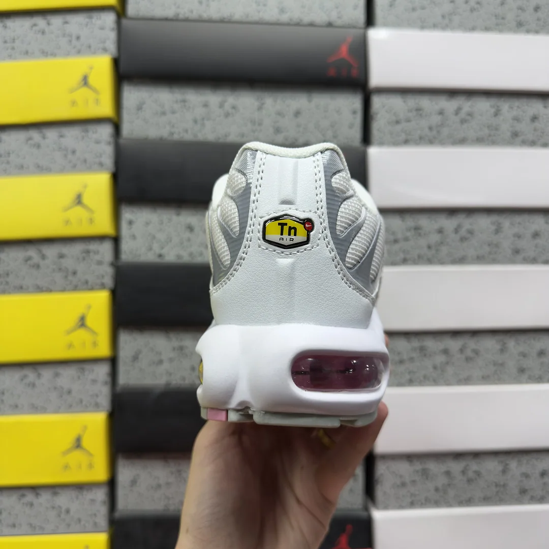 나이키 [BD] 에어 맥스 플러스 HF0107-100 201848 Nike Air Max Plus Summit White Pink Rise 상세 이미지 8