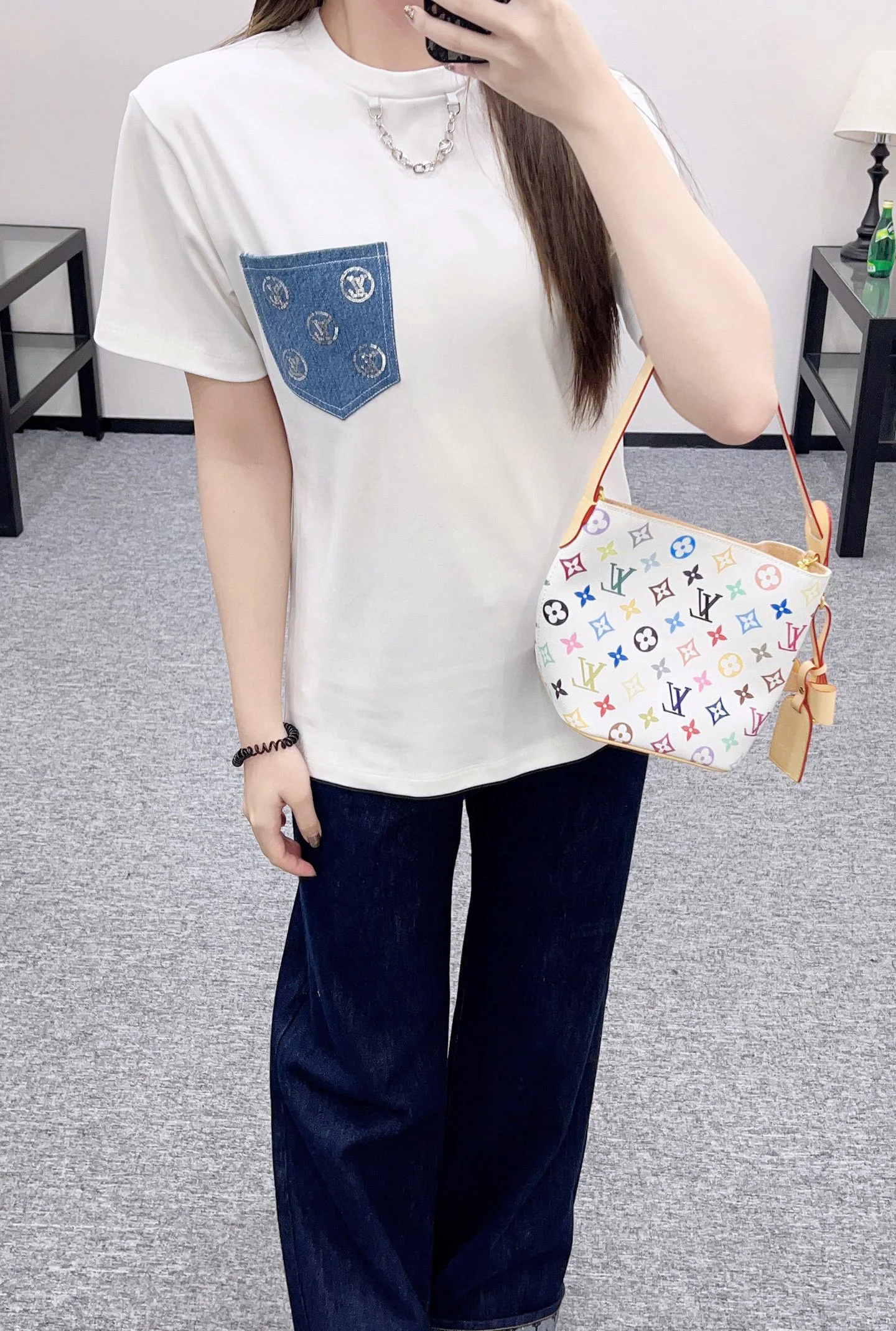 루이비통 컬러 블록 포켓 여성 반팔 티셔츠 상세 이미지 5