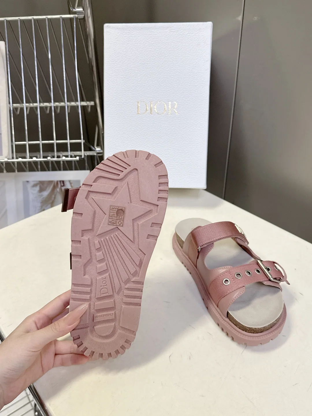 디올 더블 버클 플랫폼 샌들 상세 이미지 9