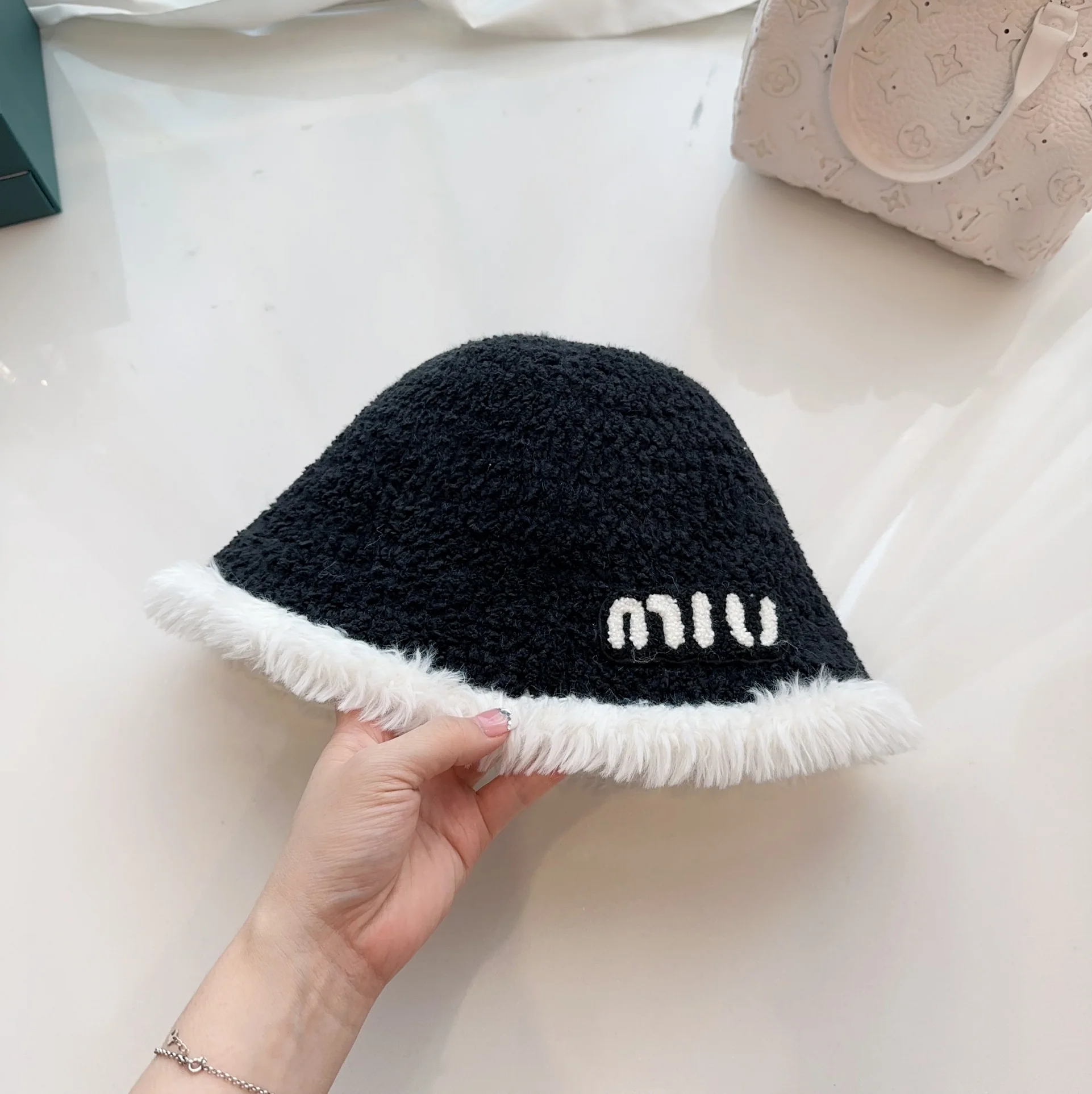 미우미우 모자 81140 Miu Miu Cap 상세 이미지 7