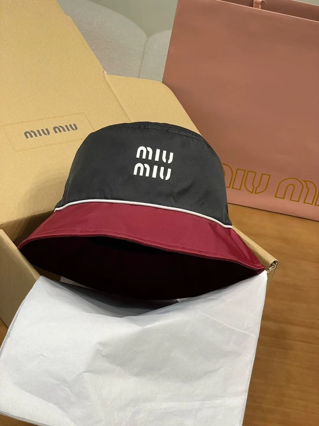 미우미우 컬러 블록 버킷햇 상세 이미지 1