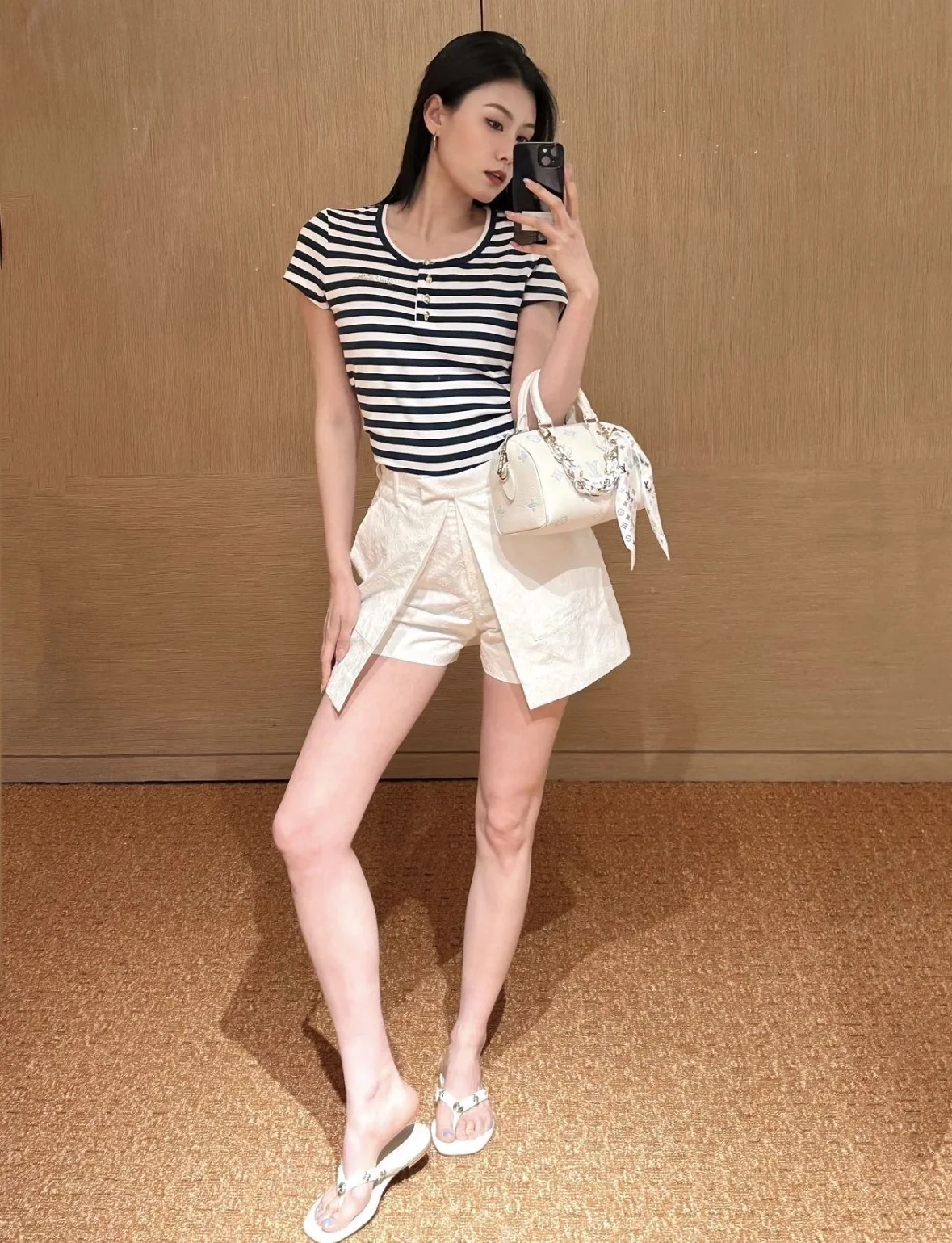 루이비통 블루 화이트 스트라이프 헨리카라 반팔 티셔츠 상세 이미지 8