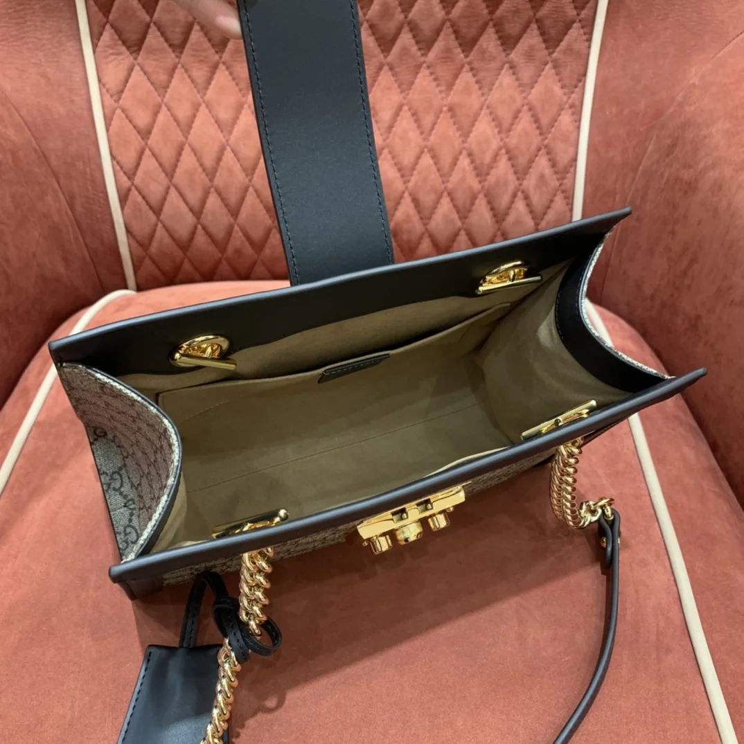 구찌 자물쇠 체인 숄더백 스몰 블랙 26CM498156 상세 이미지 6