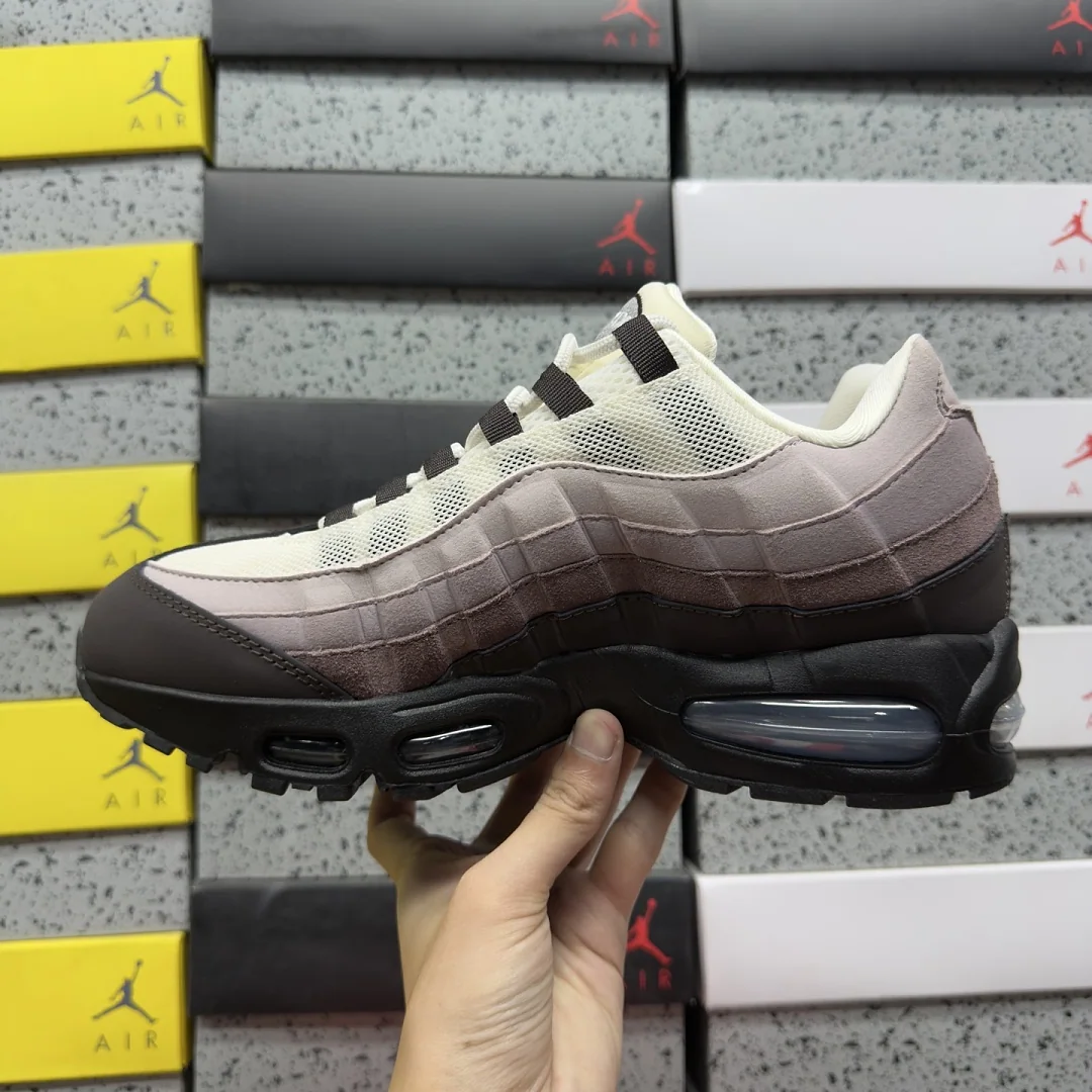 나이키 [WE] 에어 맥스 95 IQ0277-010 201814 Nike Air Max 95 Big Bubble Tattoo Light 상세 이미지 7