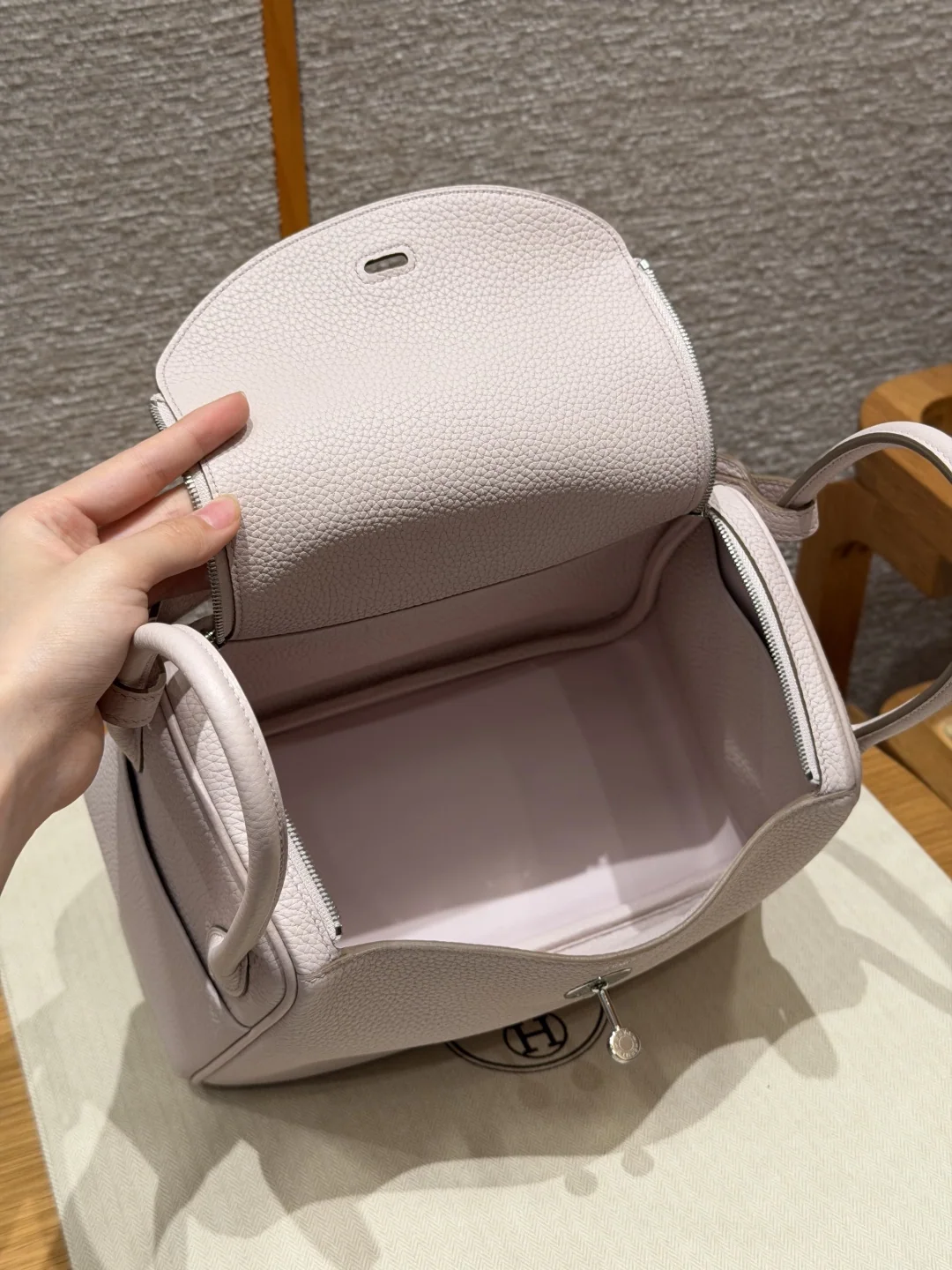 에르메스 린디 26 cm 소가죽 가방 상세 이미지 6