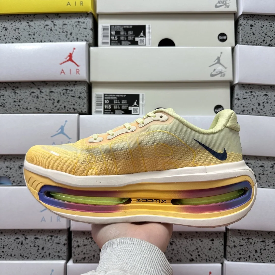 나이키 [5A] 보메로 프리미엄 옐로우 HQ2050-701 201637 Nike Vomero Premium Alabaster 상세 이미지 3