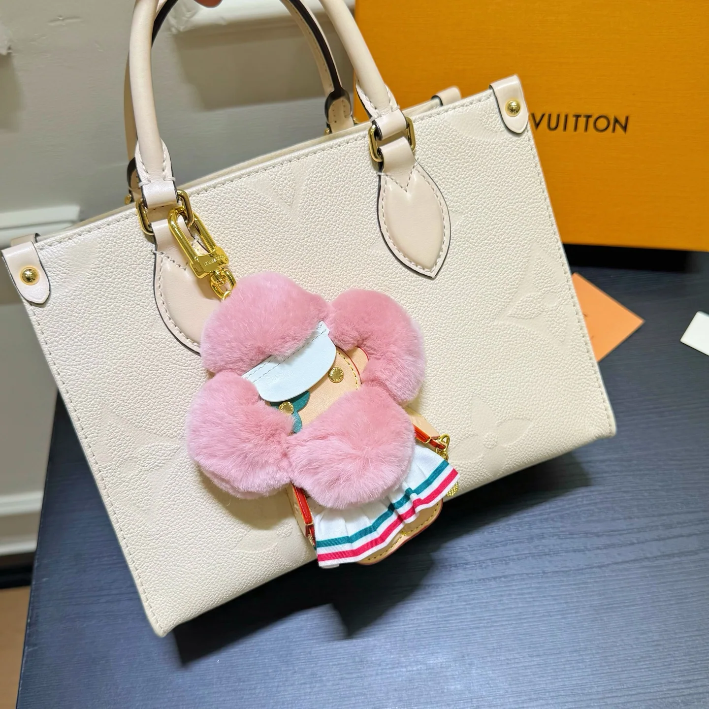 루이비통 비비안 모노그램 키링 상세 이미지 12