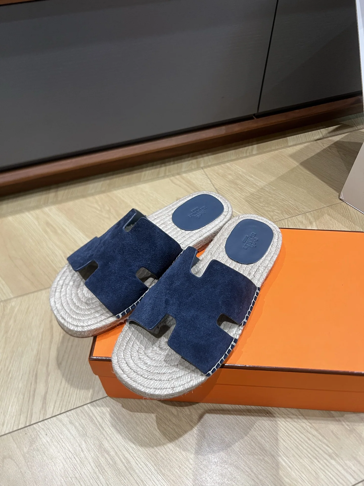 에르메스 스트로 짠 커플 비치 샌들 상세 이미지 1