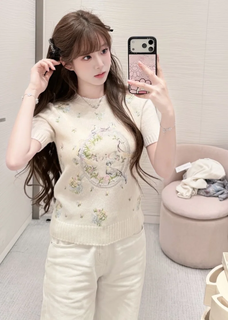 디올 꽃무늬 자수 캐시미어 혼방 반팔 티셔츠 상세 이미지 7