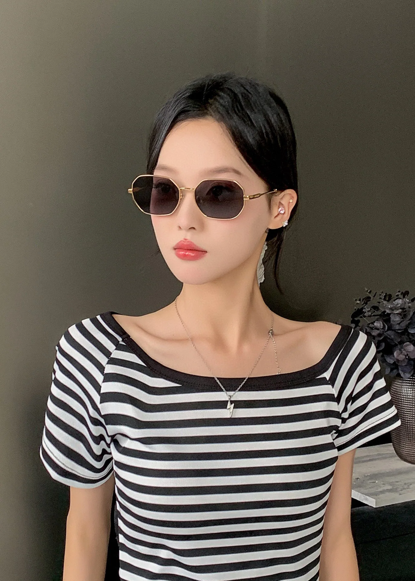 프라다 선글라스 56473 Prada Sunglasses 상세 이미지 1