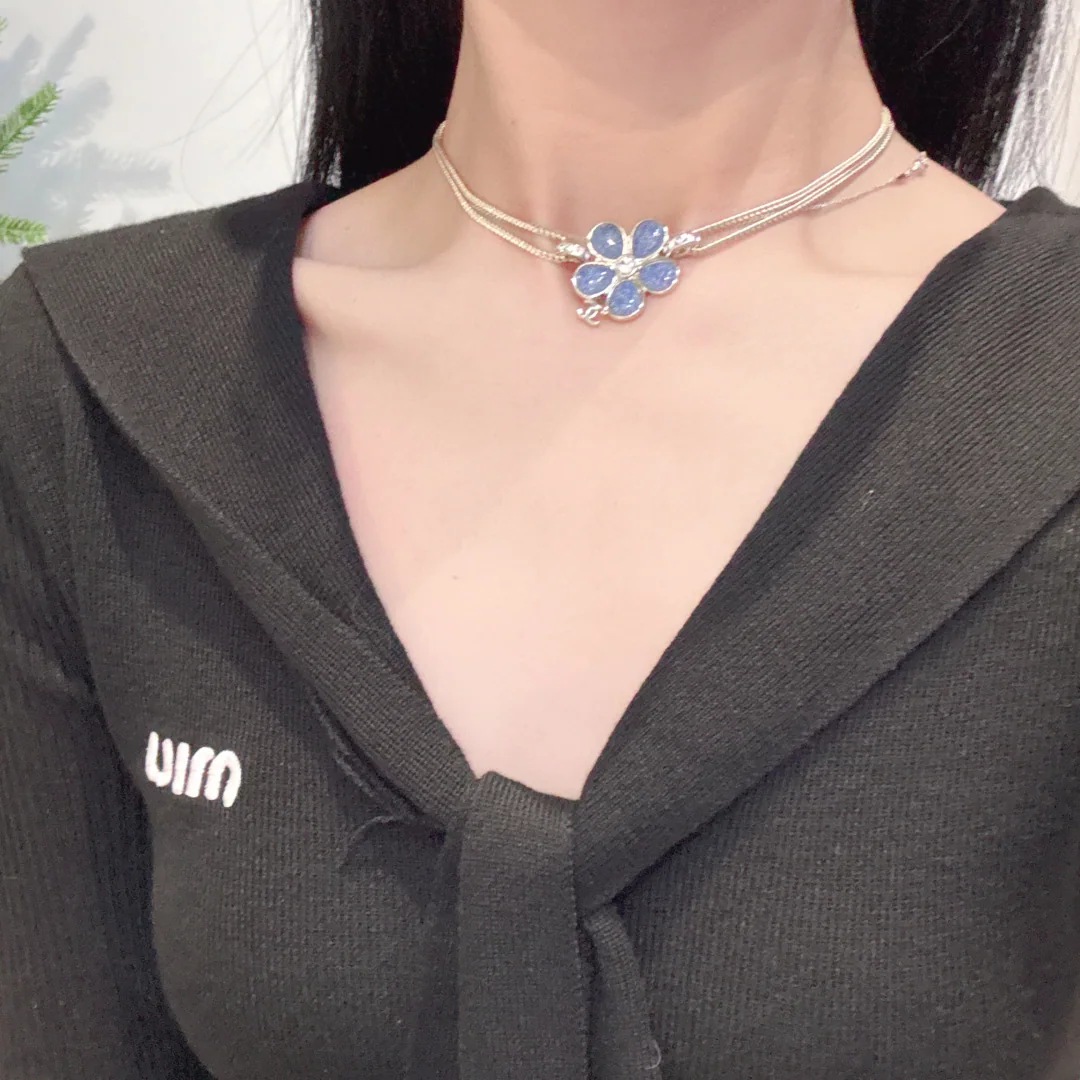 샤넬 25 s 라이트골드 더블 C 별 장식 목걸이 153501