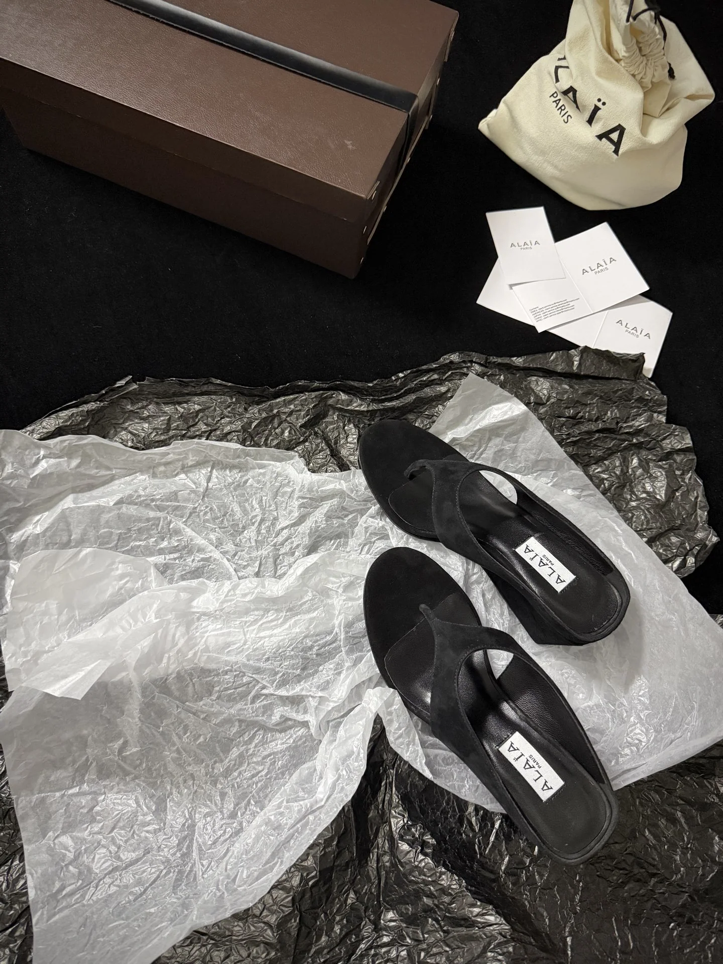 알라이아 비대칭 뮬 상세 이미지 3