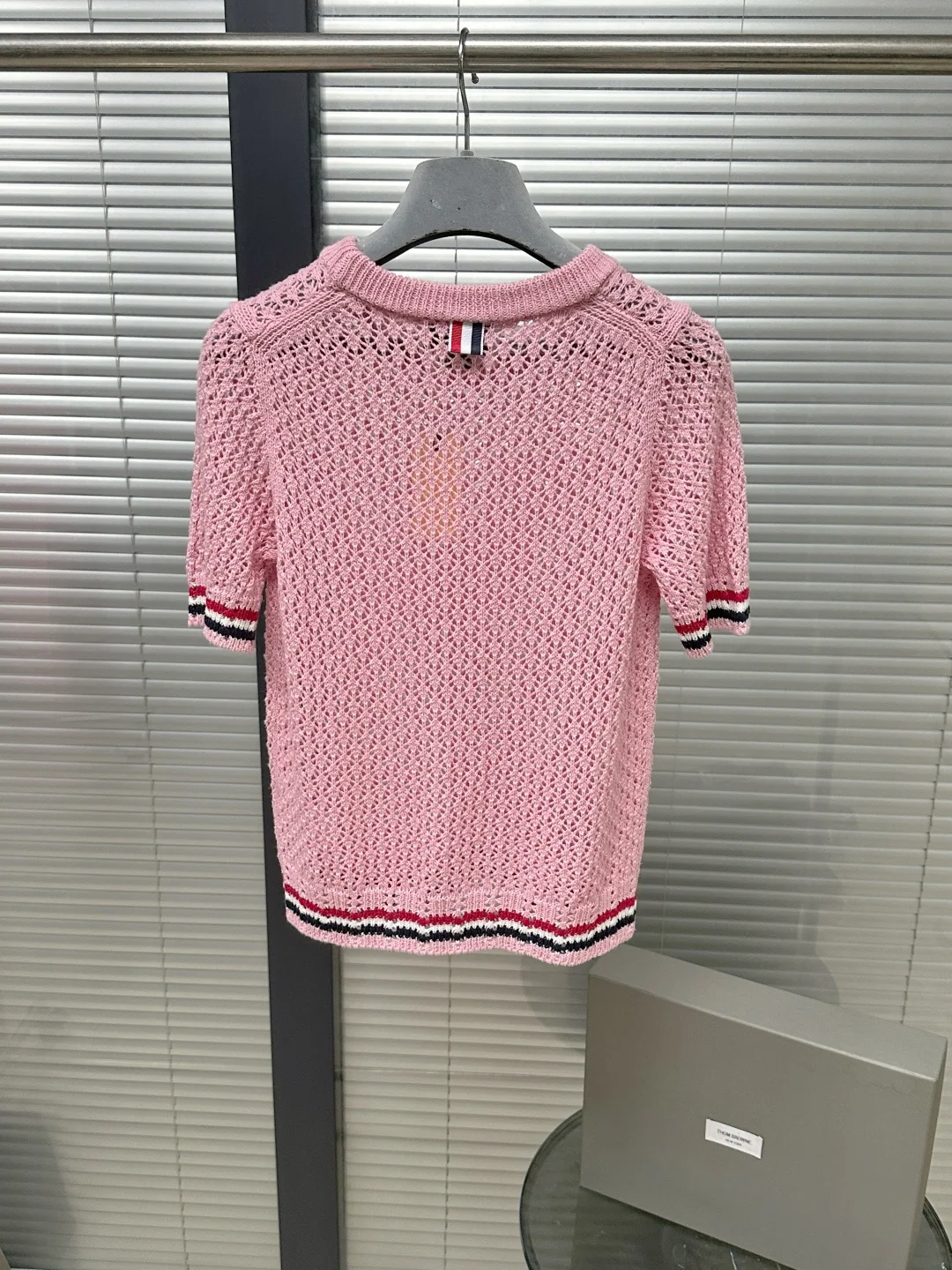 톰브라운 메시 시스루 크루넥 반팔 티셔츠 상세 이미지 3