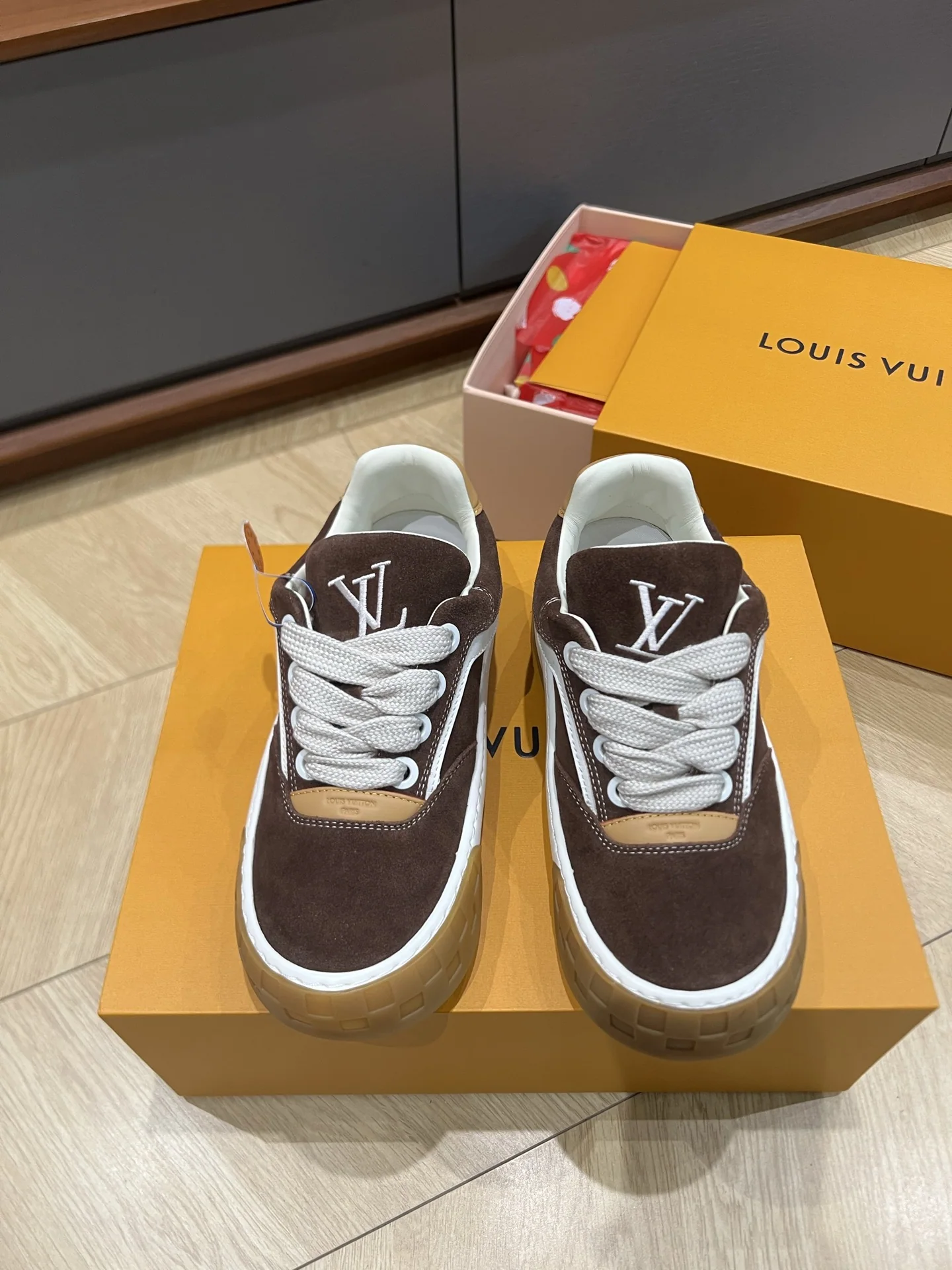 루이비통 LV 26 경사 커플 스케이트보드 신발 상세 이미지 2