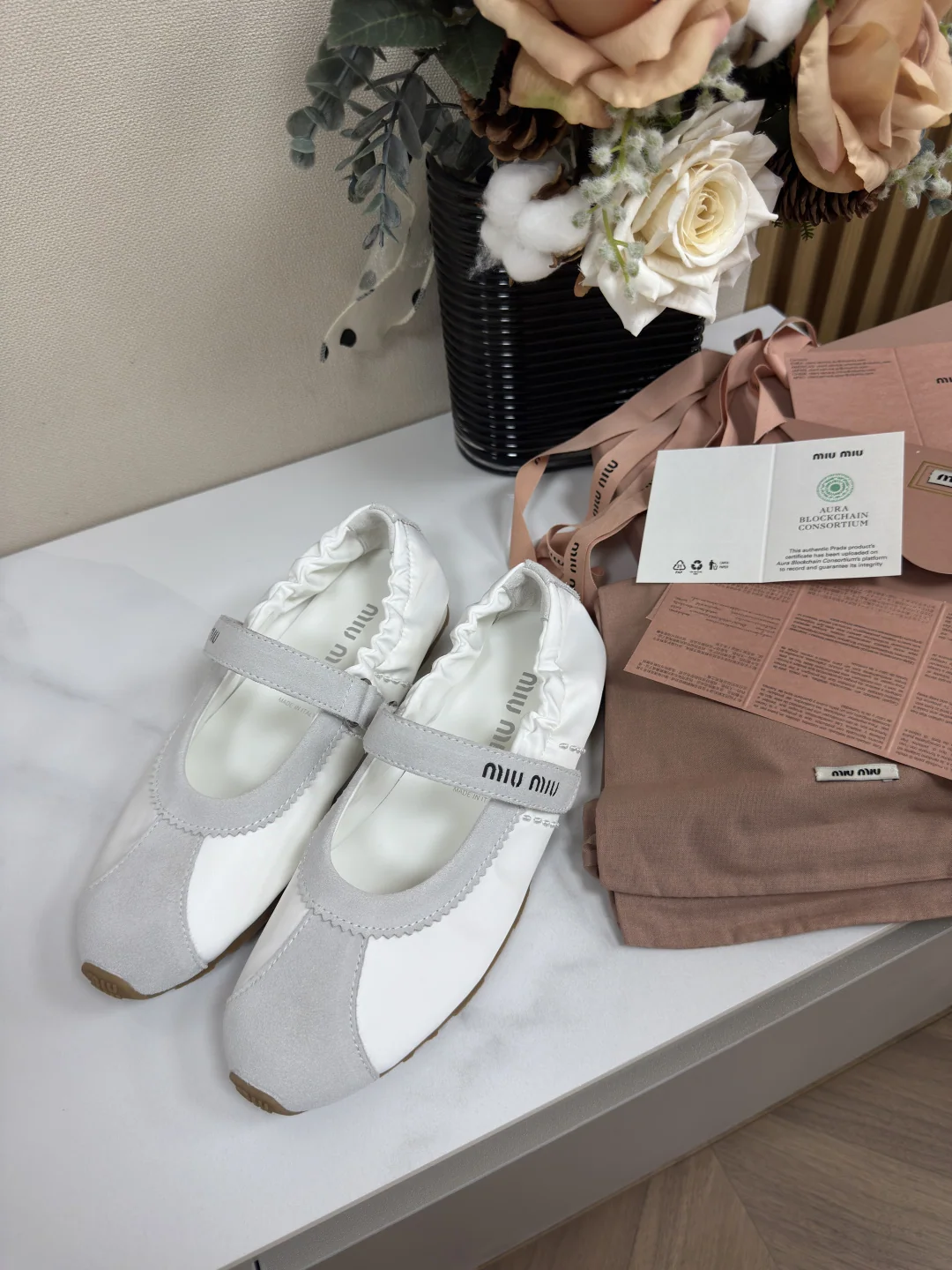 미우미우 타이어 원단 스웨이드 발레 슈즈 상세 이미지 2