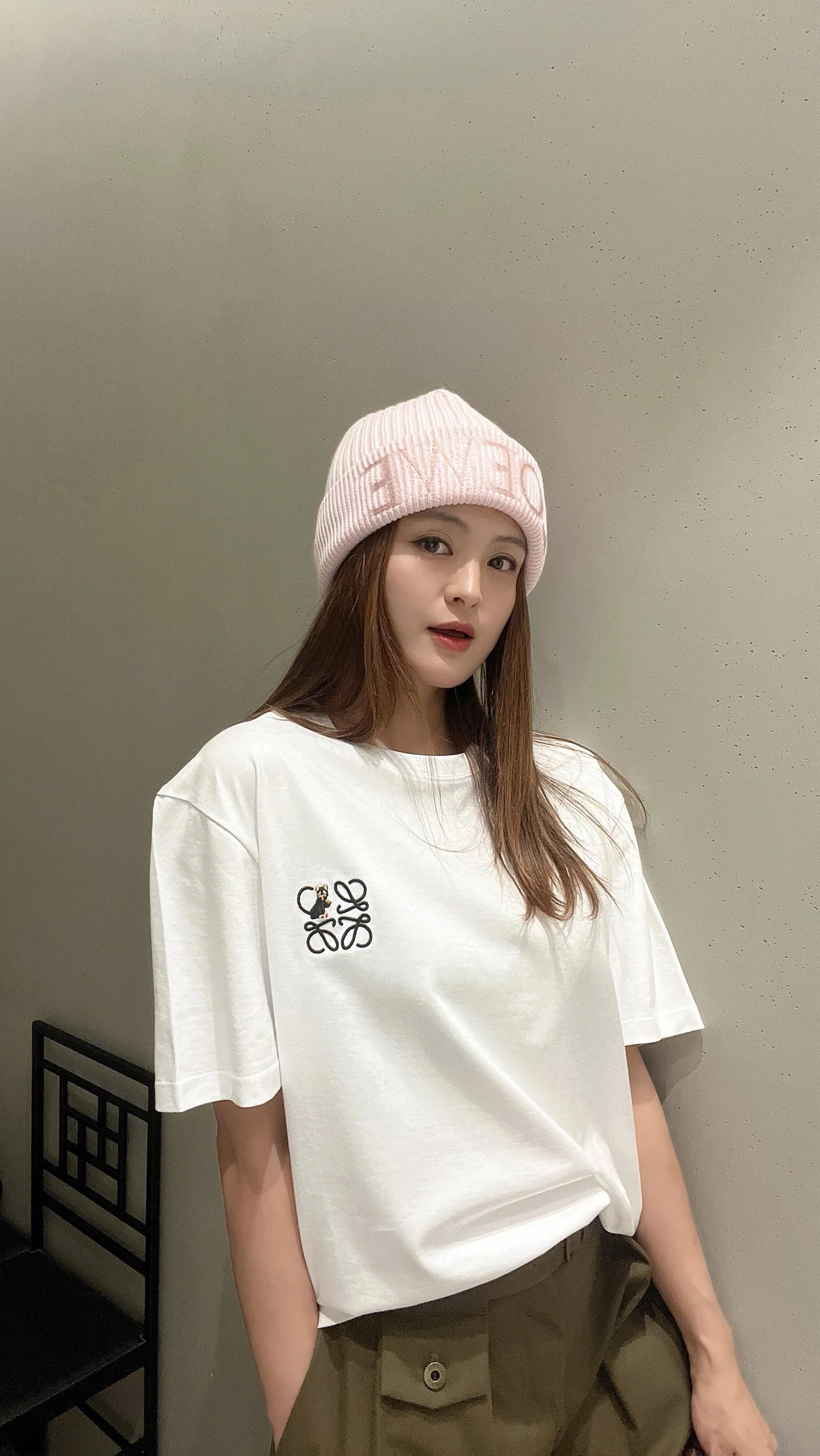 로에베 고양이 자수 반팔 티셔츠 26 SS 상세 이미지 4