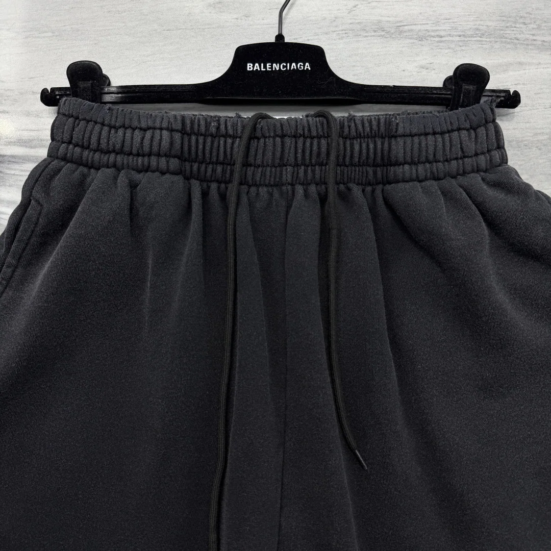 발렌시아가 로고 프린트 면 반바지 남성 상세 이미지 6