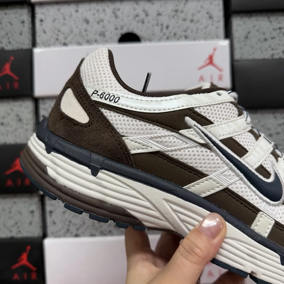 나이키 [CS] P 6000 팬텀 HV8972-001 201538 Nike P-6000 Phantom Baroque Brown Metallic 상세 이미지 2