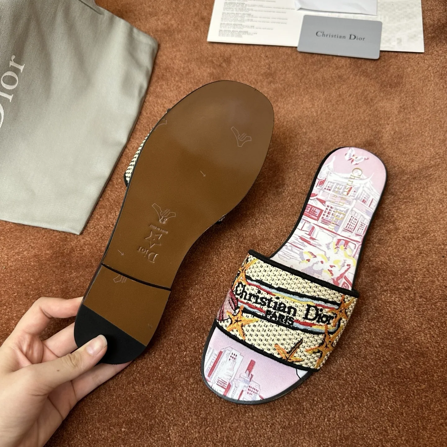 디올 로고 자수 캔버스 플랫 샌들 상세 이미지 3