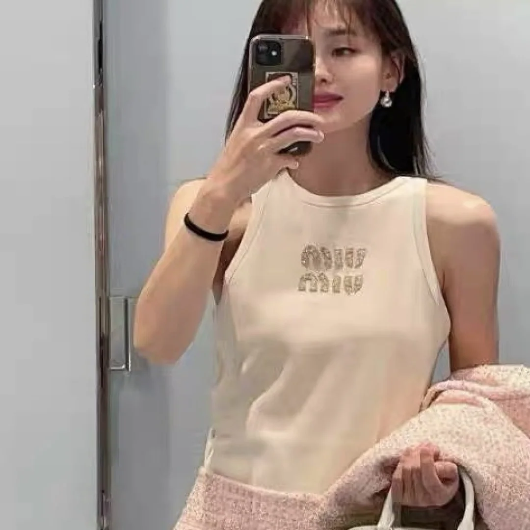 미우미우 레터 얼굴 조각 귀걸이 상세 이미지 2