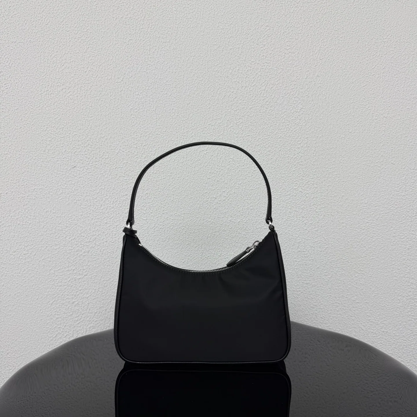 프라다 나일론 호보백 상세 이미지 10
