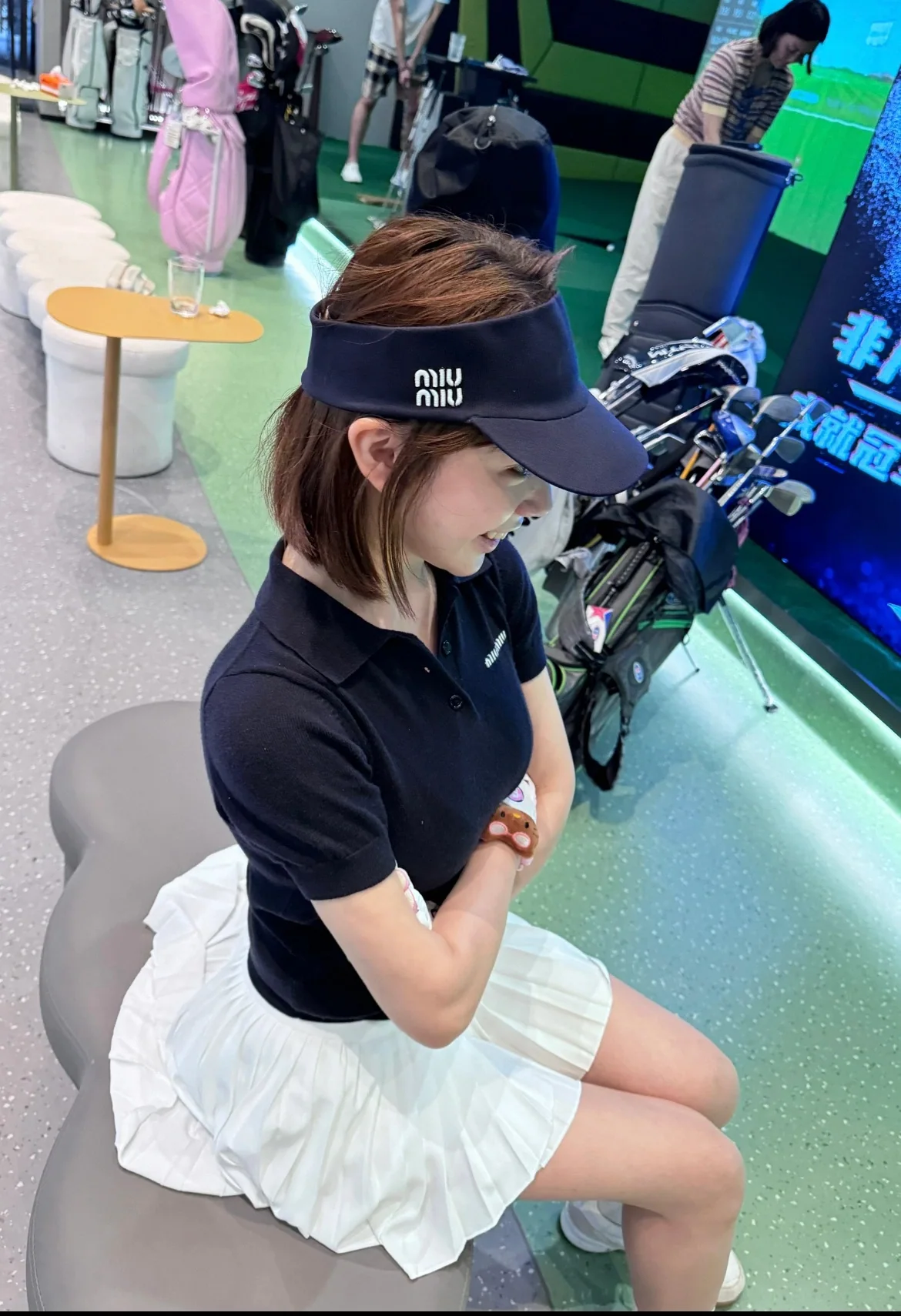 미우미우 바이저 모자 상세 이미지 4