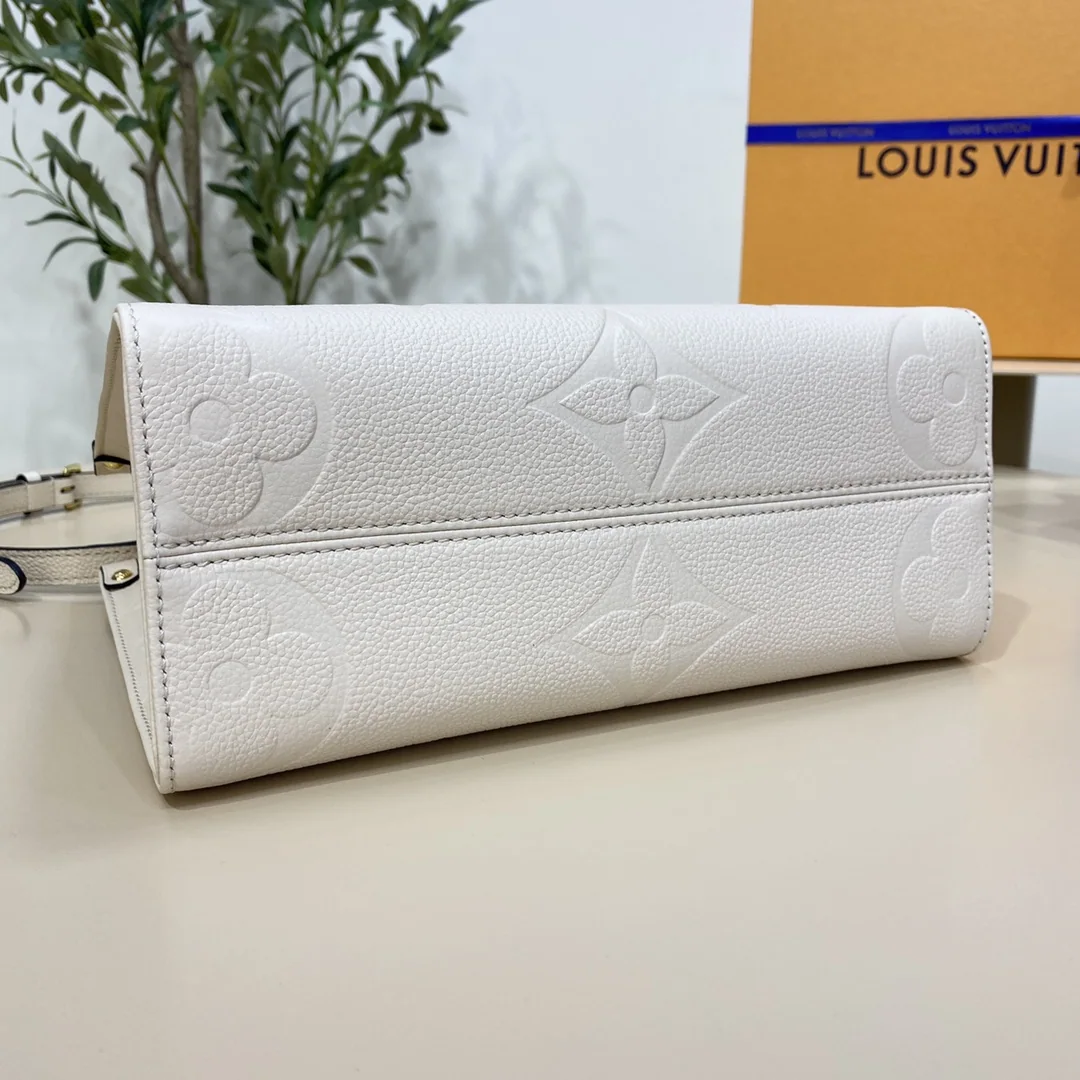 루이비통 ONTHEGO 크림 화이트 가방 M46569 상세 이미지 4