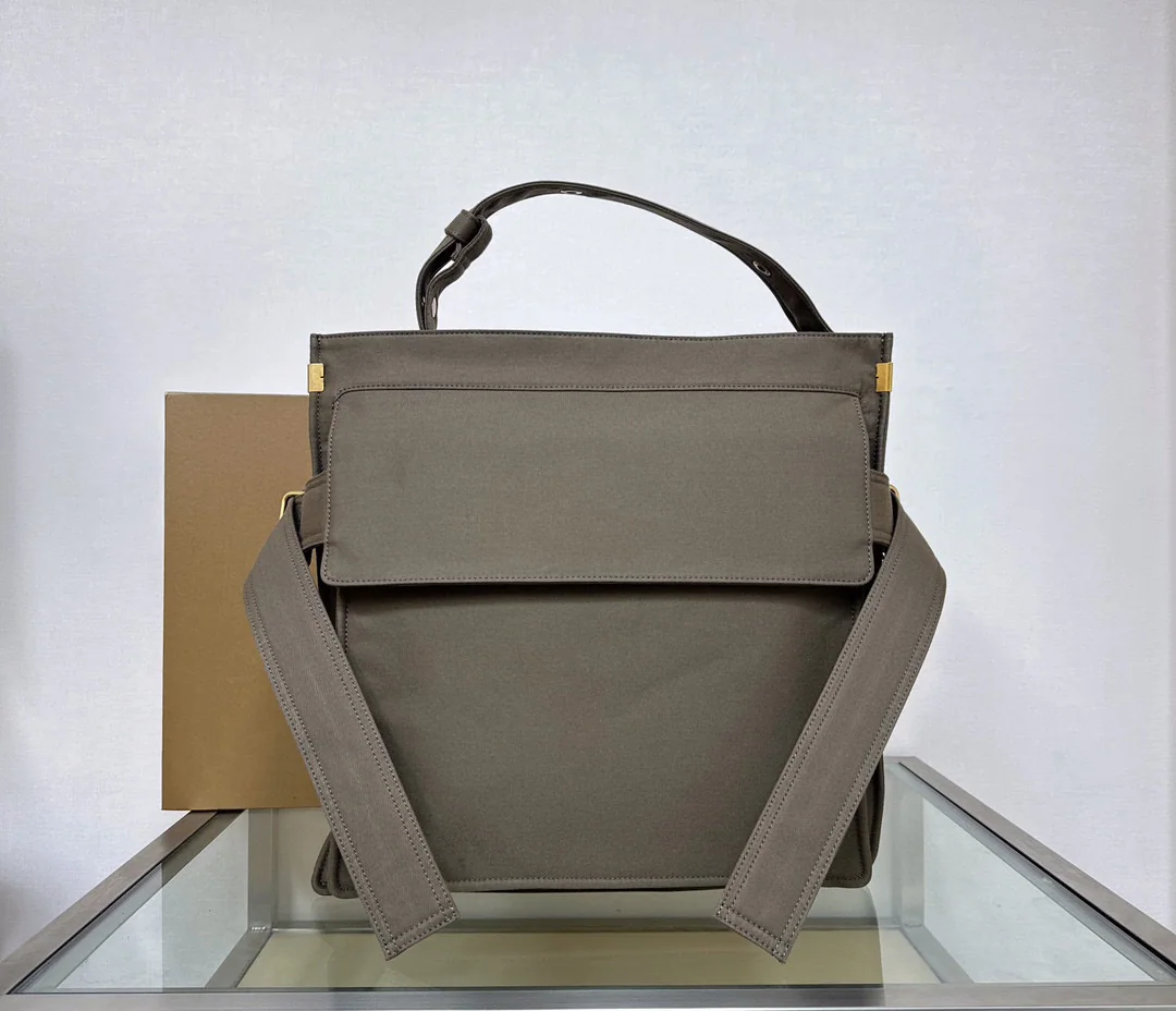 버버리 트렌치 토트백 상세 이미지 9