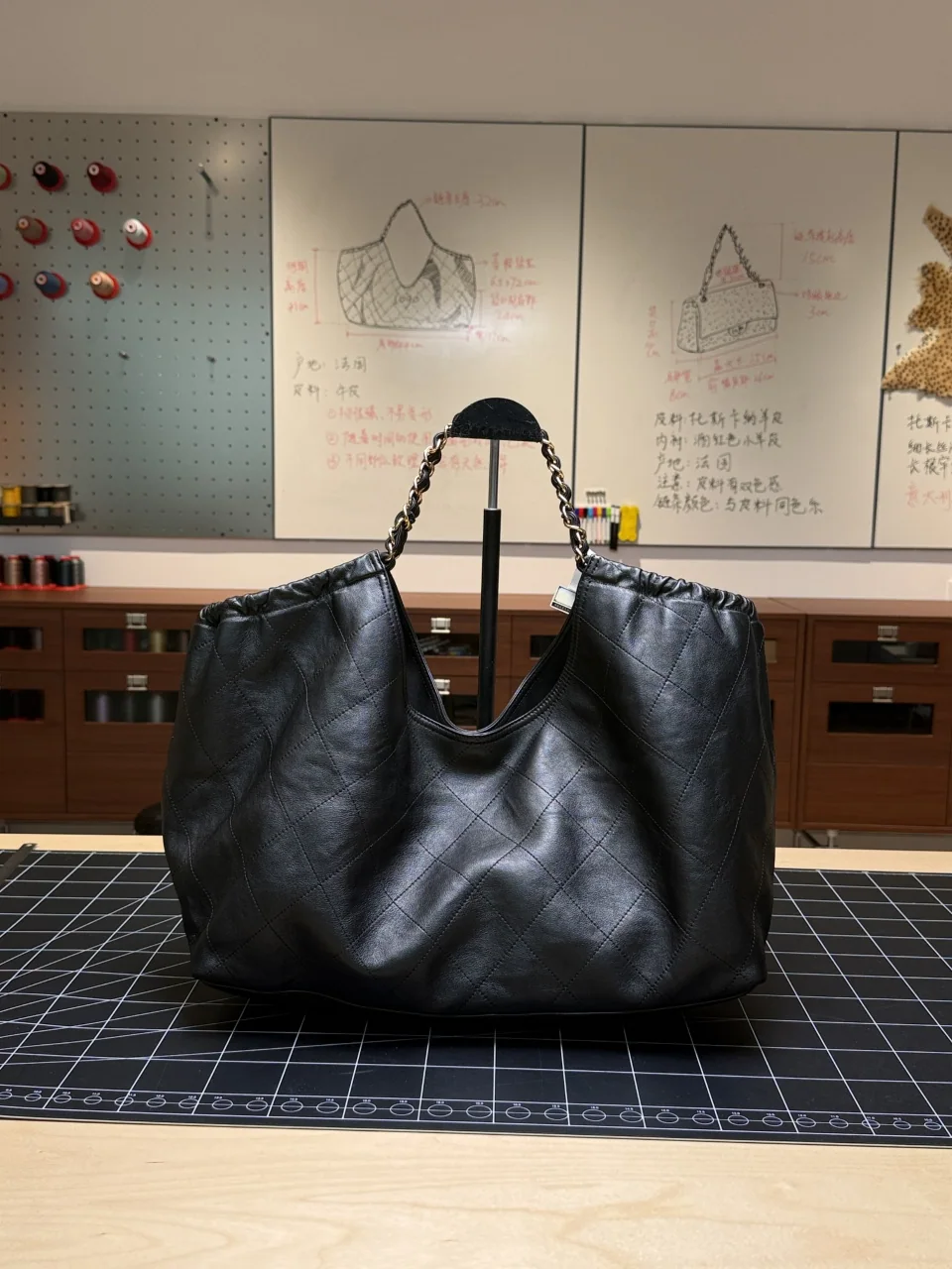샤넬 더블 C 풀레더 토트백 AS6475 상세 이미지 2