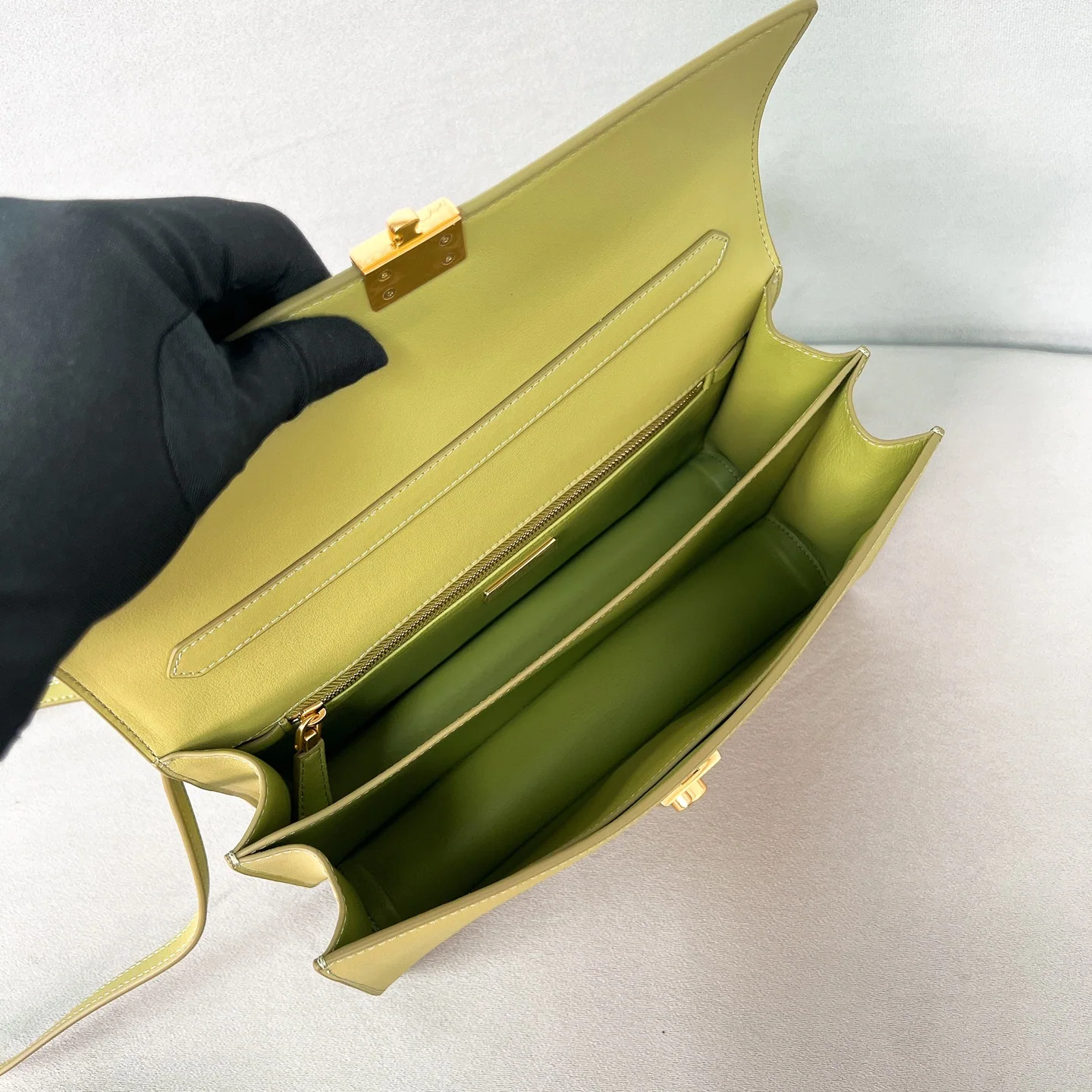 프라다 소프트 사운드 아코디언 가방 1BN023 상세 이미지 8