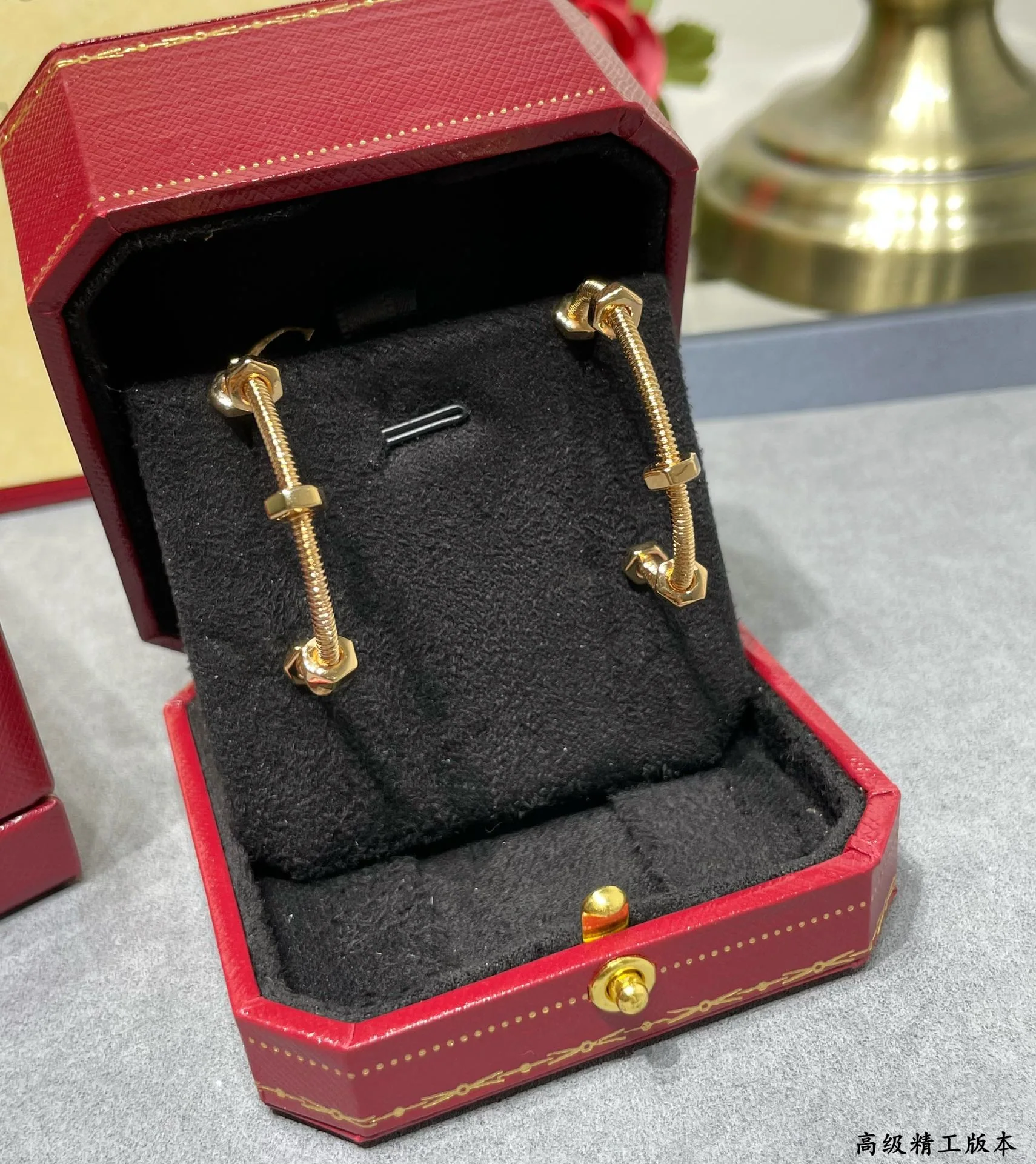 까르띠에 쥬스트 앙 끌루 18 K 골드 스크류 귀걸이 상세 이미지 6