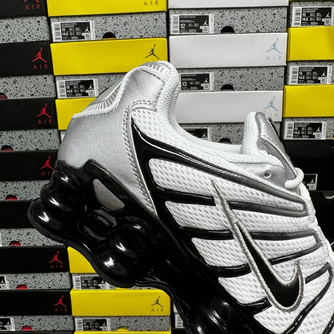 나이키 [BD] 샥스 TL HQ4049-001 201882 Nike Shox TL Metallic Silver Wolf Grey 상세 이미지 2
