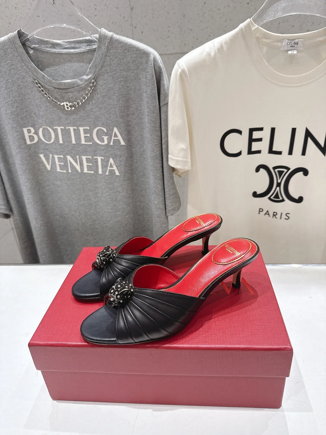 발렌티노 가죽 하이힐 샌들 상세 이미지 4