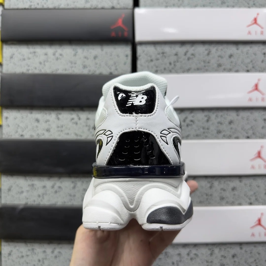 뉴발란스 [C] 9060R U906076M 202250 New Balance 9060R Black White 상세 이미지 3