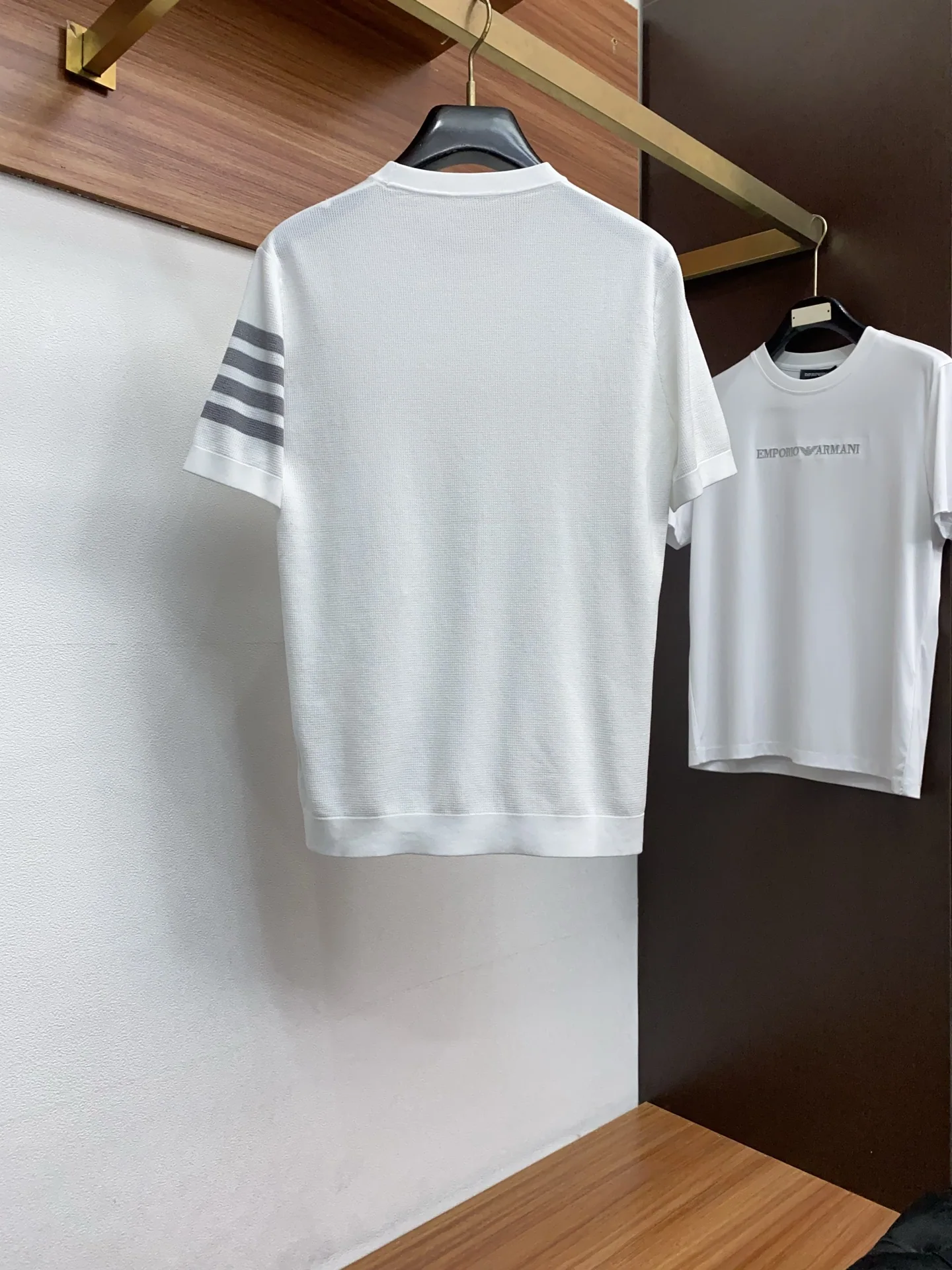 톰브라운 남성 크루넥 반팔 티셔츠 상세 이미지 9