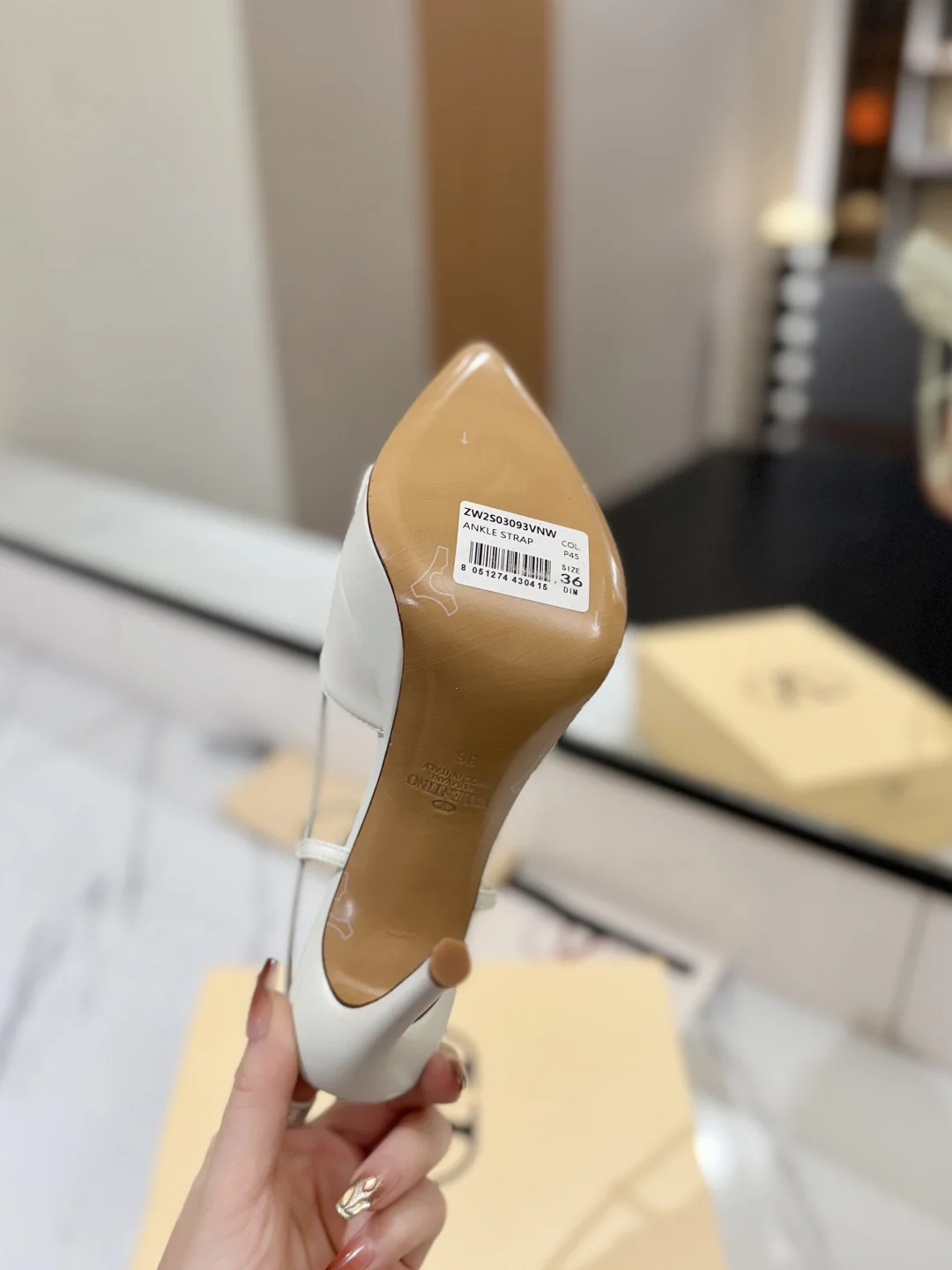 발렌티노 V 버클 백리스 샌들 상세 이미지 9
