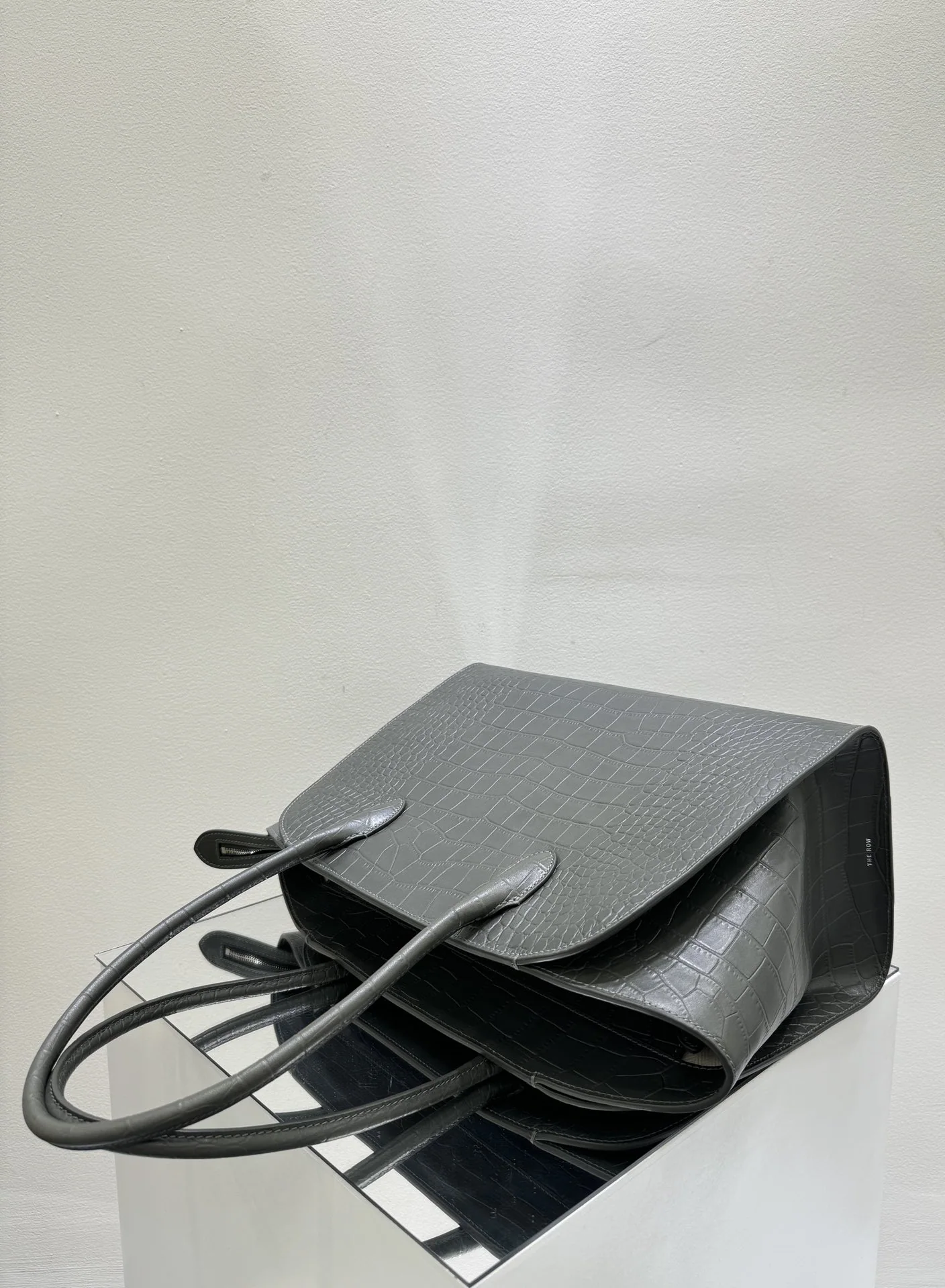 더로우 크로코 엠보싱 가죽 가방 상세 이미지 5