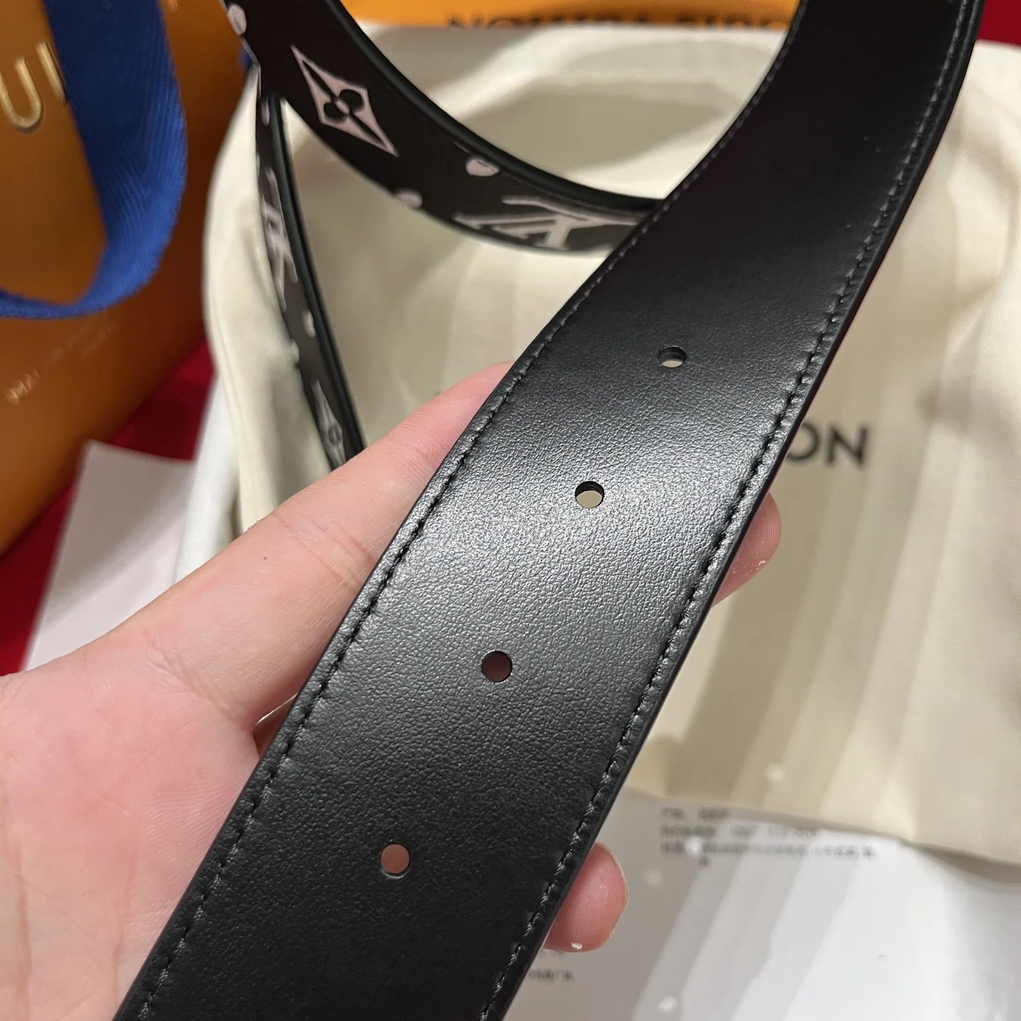 루이비통 소프트 송아지가죽 양면 벨트 상세 이미지 4