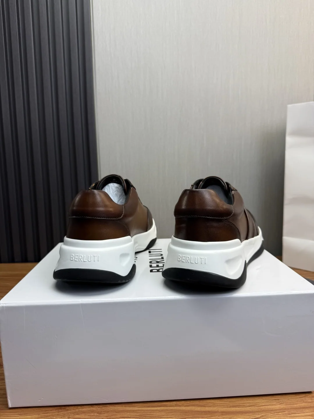 벨루티 수입 카프스킨 남성 캐주얼 신발 상세 이미지 5