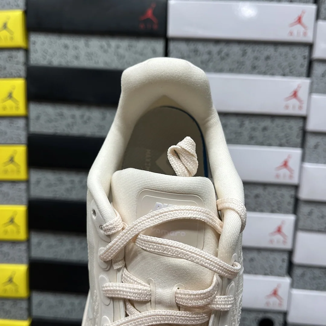 나이키 [M] 보메로 프리미엄 IQ8102-100 201659 Nike Vomero Premium Chalk 상세 이미지 5
